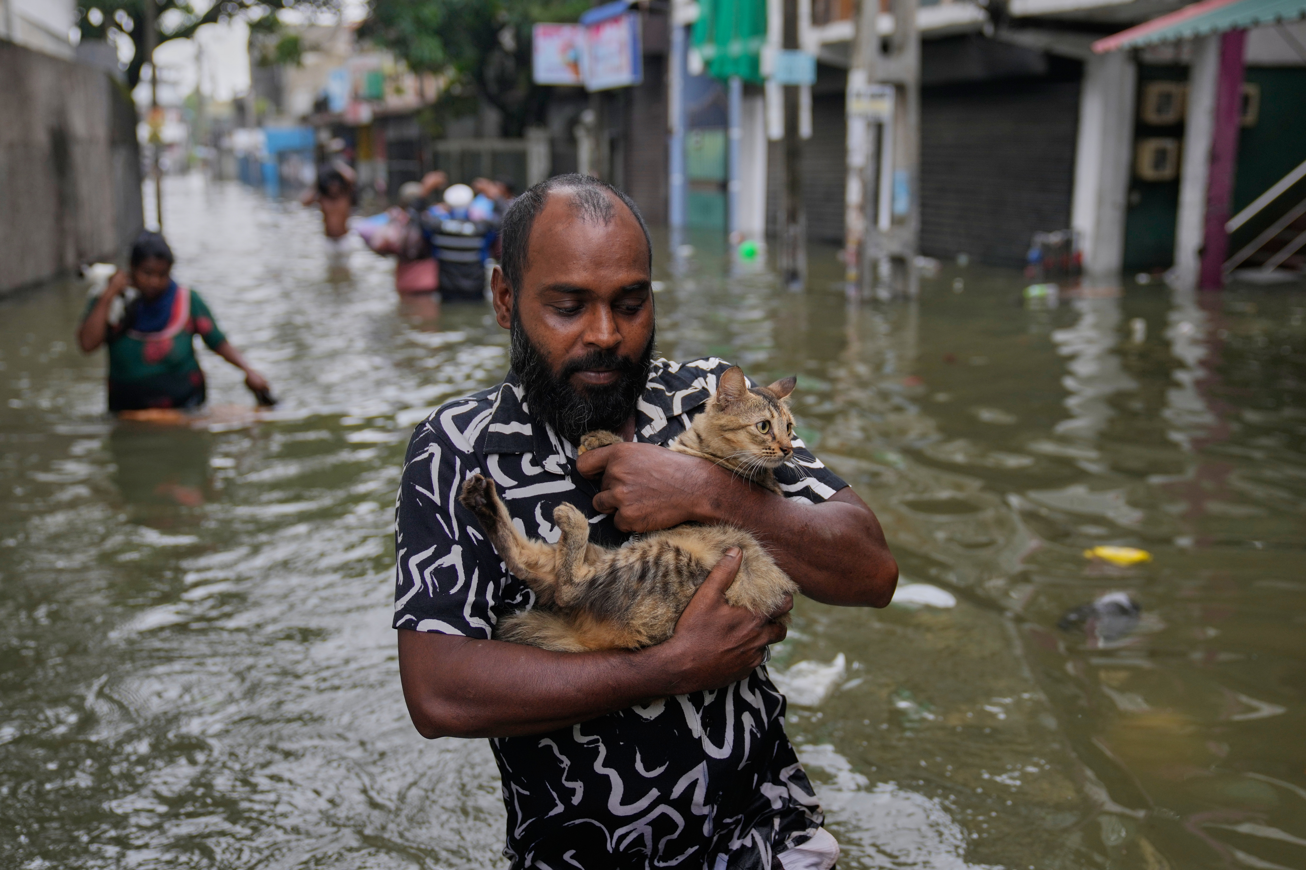 Over 25,000 homes destroyed, 147,000 displaced, as Sri Lanka faces its deadliest flood since 2017, impacting Colombo.