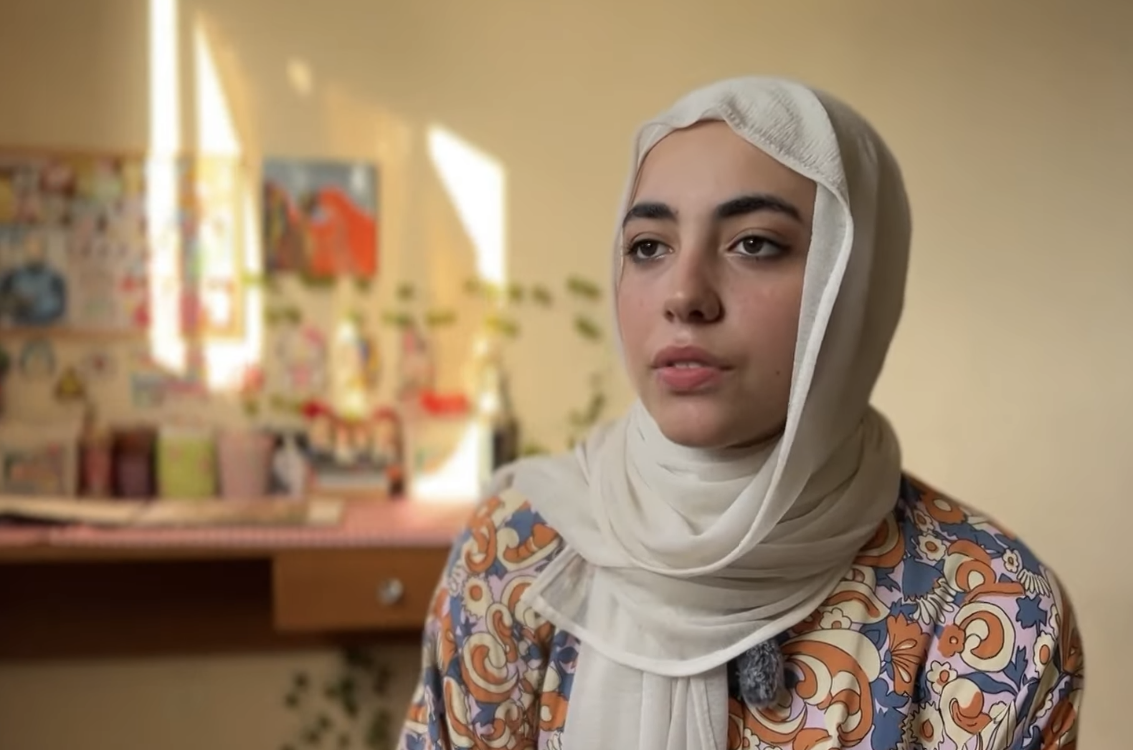 16-year-old Yara Youssef Abu Kweik speaks to Al Jazeera about how she uses painting to cope with her trauma and grief. 