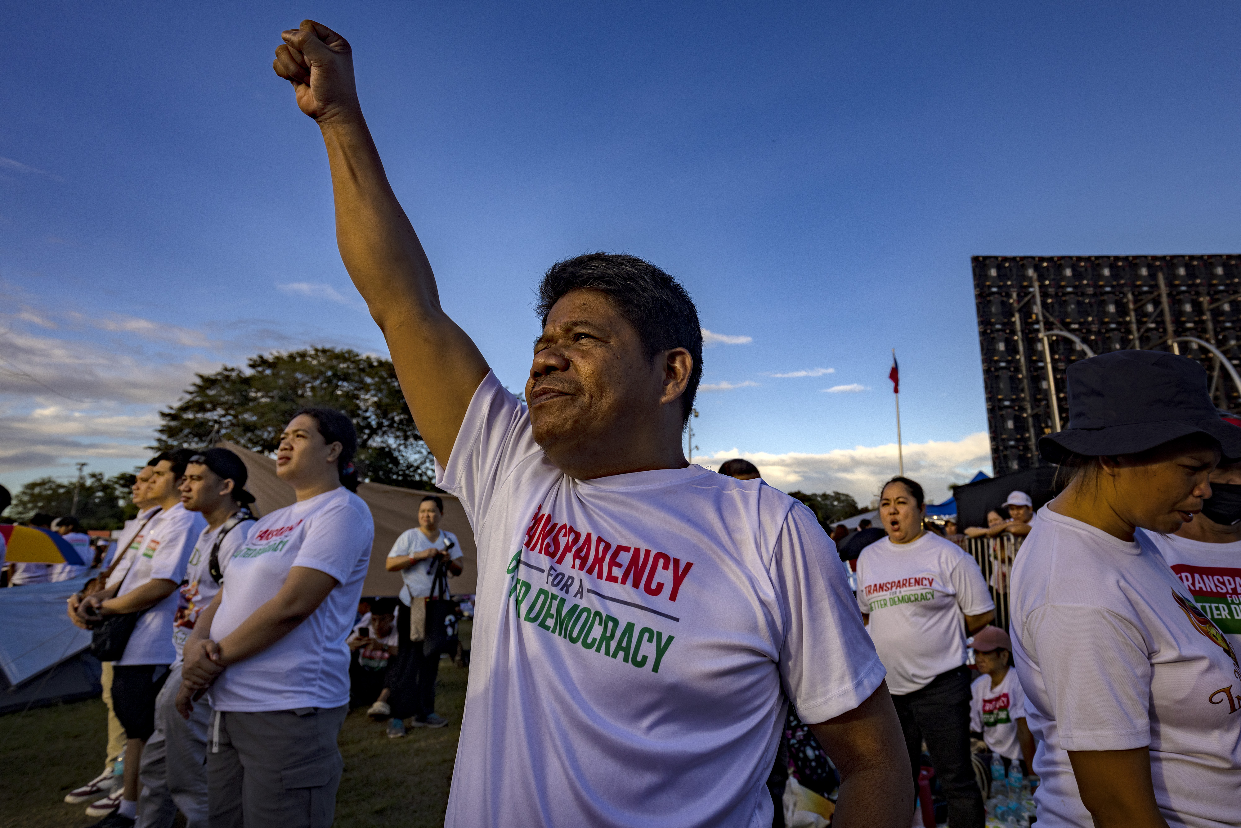 MANILA, PHILIPPINES - NOVEMBER 16: Members of Iglesia ni Cristo take part in a protest against corruption on November 16, 2025 in Manila, Philippines. A powerful Philippine megachurch, Iglesia ni Cristo, mobilized over half a million members to join growing protests over alleged corruption in multibillion-peso flood control projects. INC—long influential for its bloc voting—endorsed Ferdinand Marcos Jr. for the presidency in 2022, who was recently accused by a former lawmaker of involvement in the scheme. The church also backed Sara Duterte for the vice presidency, who last year faced scrutiny over her use of hundreds of millions in confidential funds. (Photo by Ezra Acayan/Getty Images)