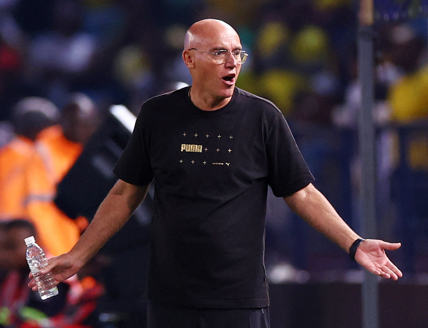 Miguel Gamondi reacts.