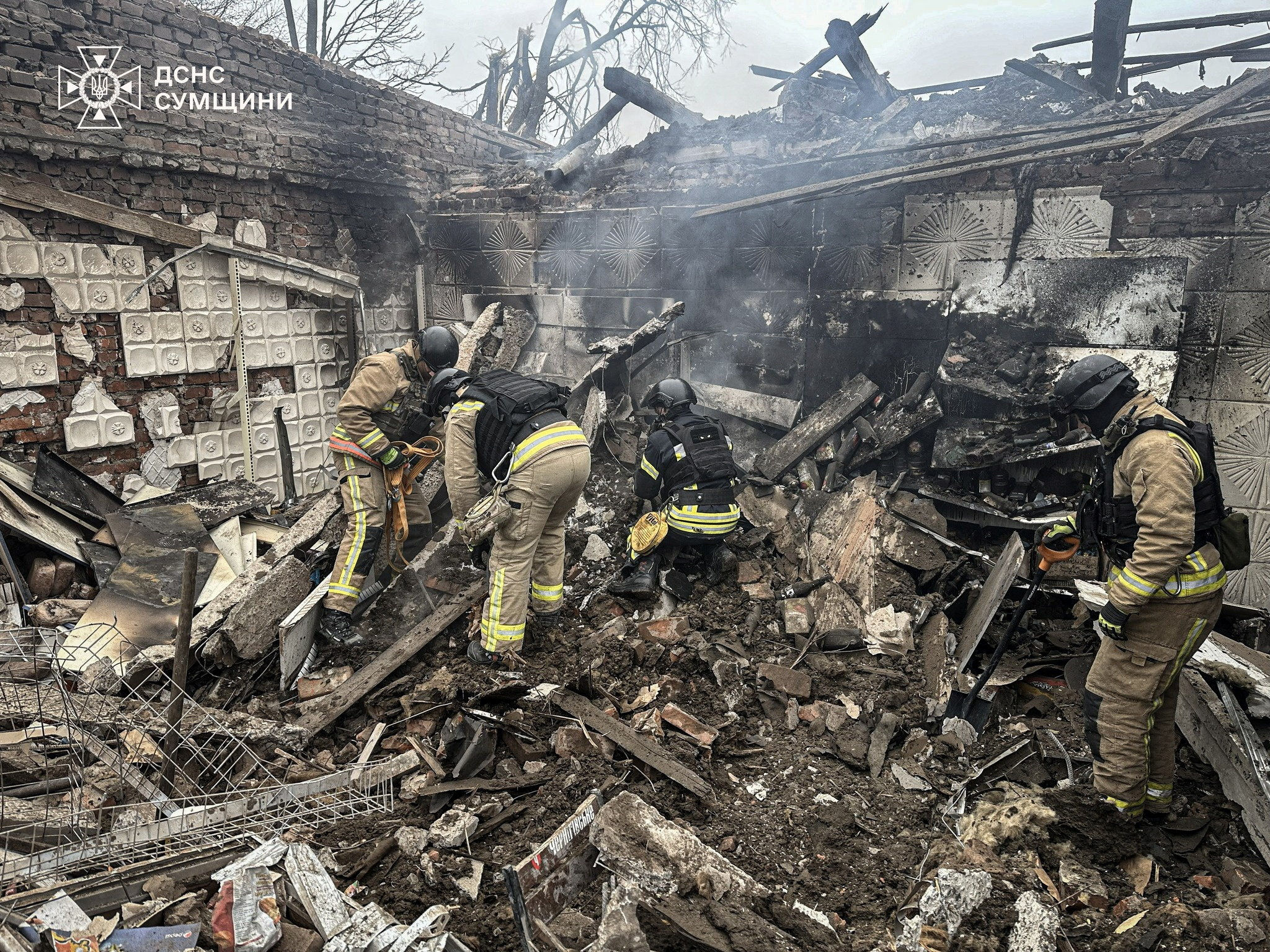 Rescuers in Ukraine's Sumy after Russian air strike