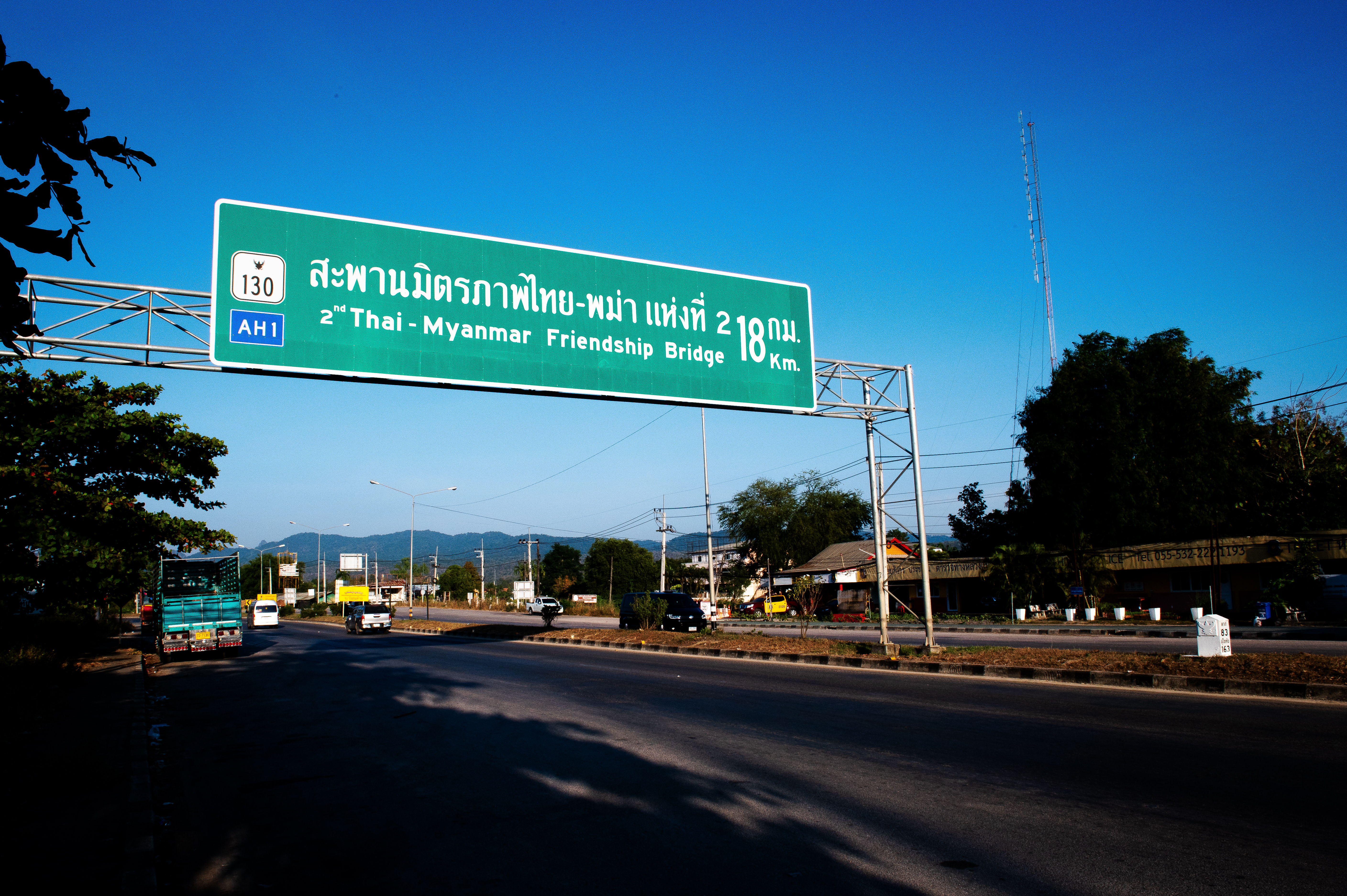 Thai-Myanmar Friendship Bridge that separates Myanmar and Thailand [Ali MC/Al Jazeera]