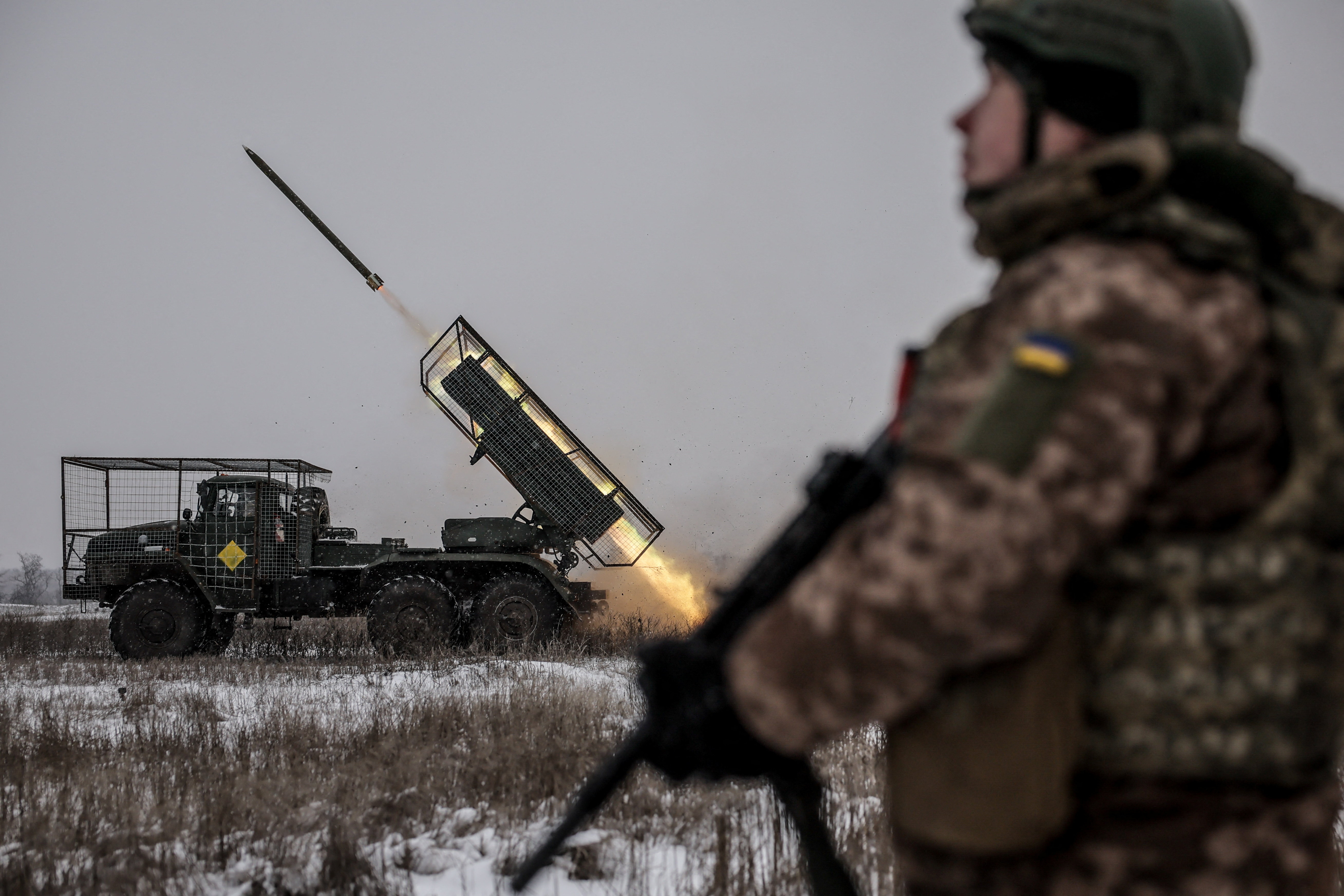 Servicemen of the 24th Separate Mechanized Brigade of the Ukrainian Armed Forces fire a BM-21 Grad multiple rocket launch system towards Russian troops, amid Russia's attack on Ukraine, near the frontline town of Chasiv Yar in Donetsk region, Ukraine January 15, 2026. Oleg Petrasiuk/Press Service of the 24th King Danylo Separate Mechanized Brigade of the Ukrainian Armed Forces/Handout via REUTERS ATTENTION EDITORS - THIS IMAGE HAS BEEN SUPPLIED BY A THIRD PARTY.