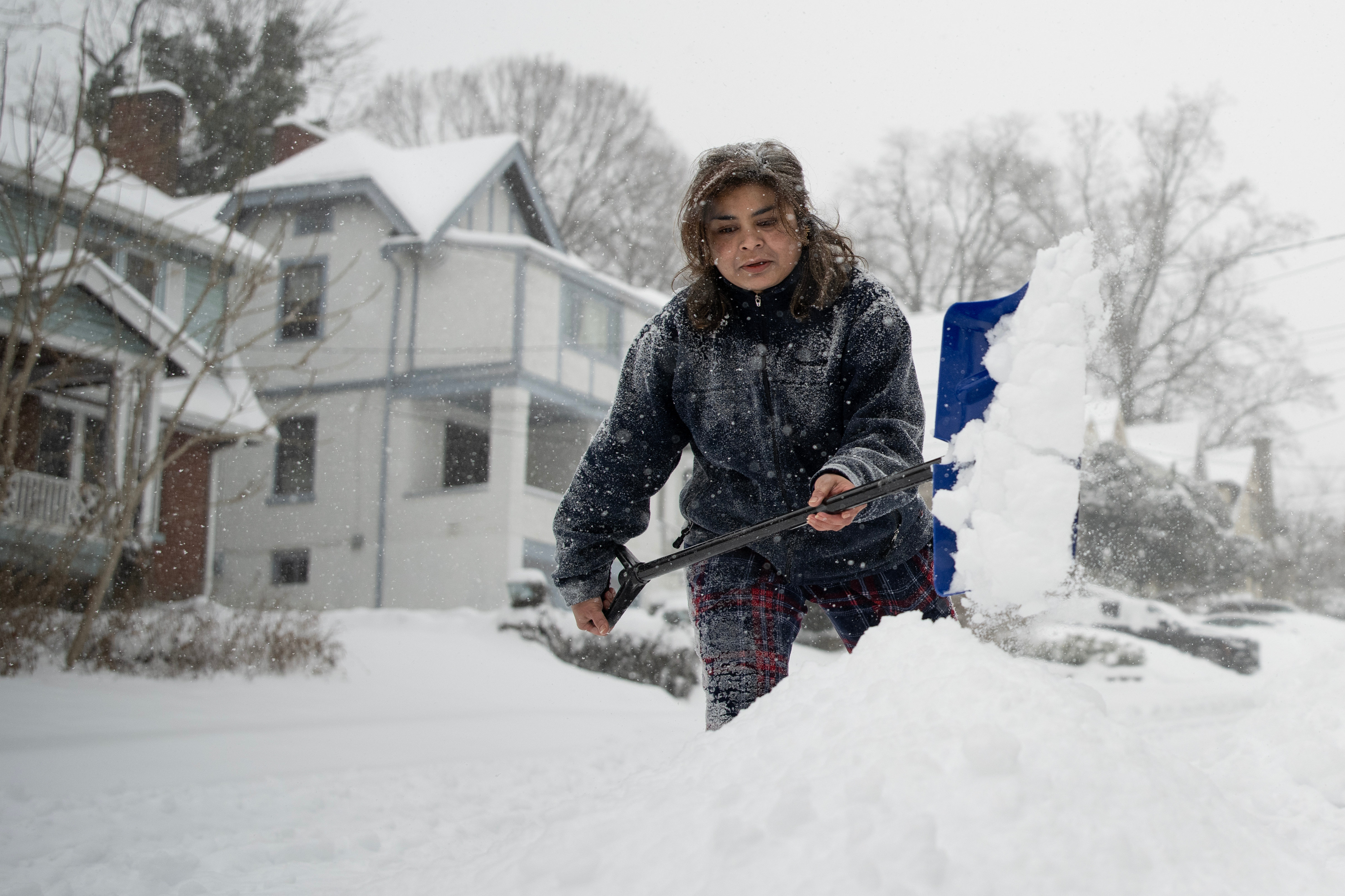 Historic winter storm kills at least 10 across US