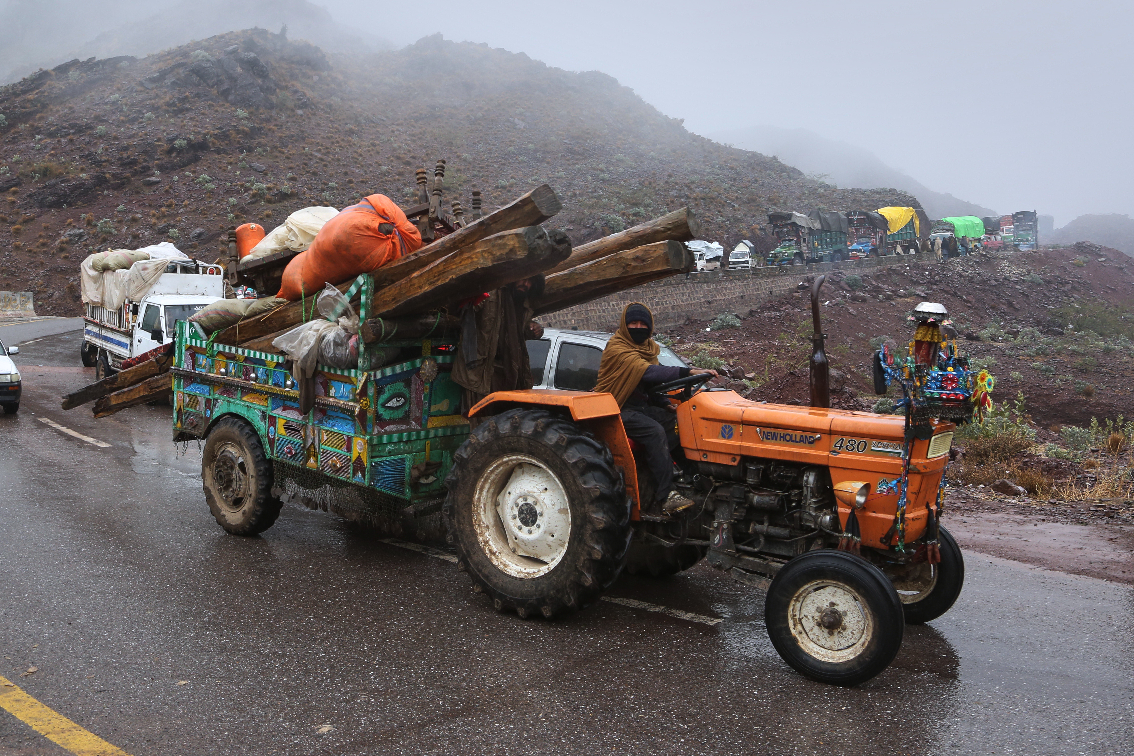 Tens of thousands flee northwest Pakistan over fears of military operation