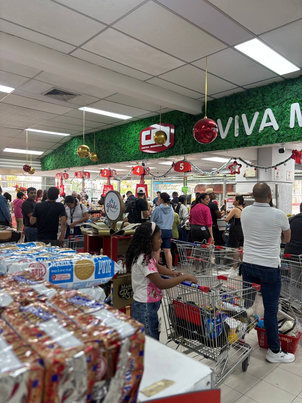A view inside a Caracas grocery store