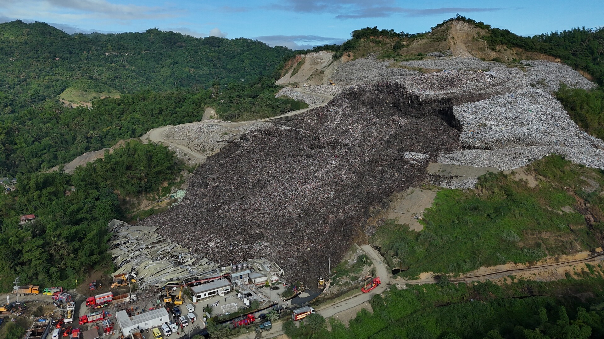 An aerial view of a huge mound of garbage that collapsed at a waste segregation facility in Binaliw, Cebu city on Jan. 9, 2026. [Jacqueline Hernandez/AP]