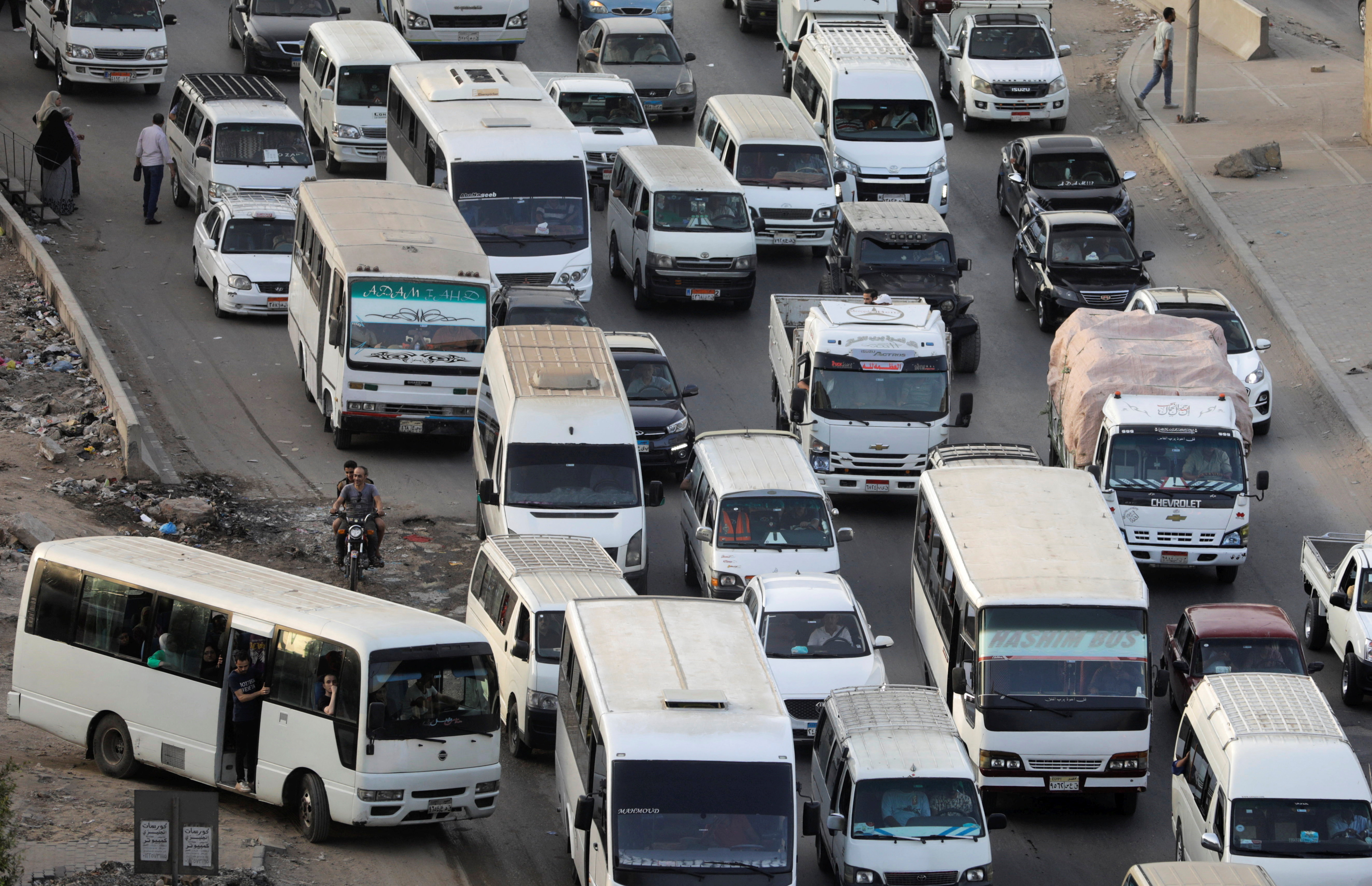 Vehicles are stuck in a traffic jam in Shubra El Kheima, Al Qalyubia Governorate, north of Cairo, Egypt, September 25, 2022. REUTERS/Mohamed Abd El Ghany