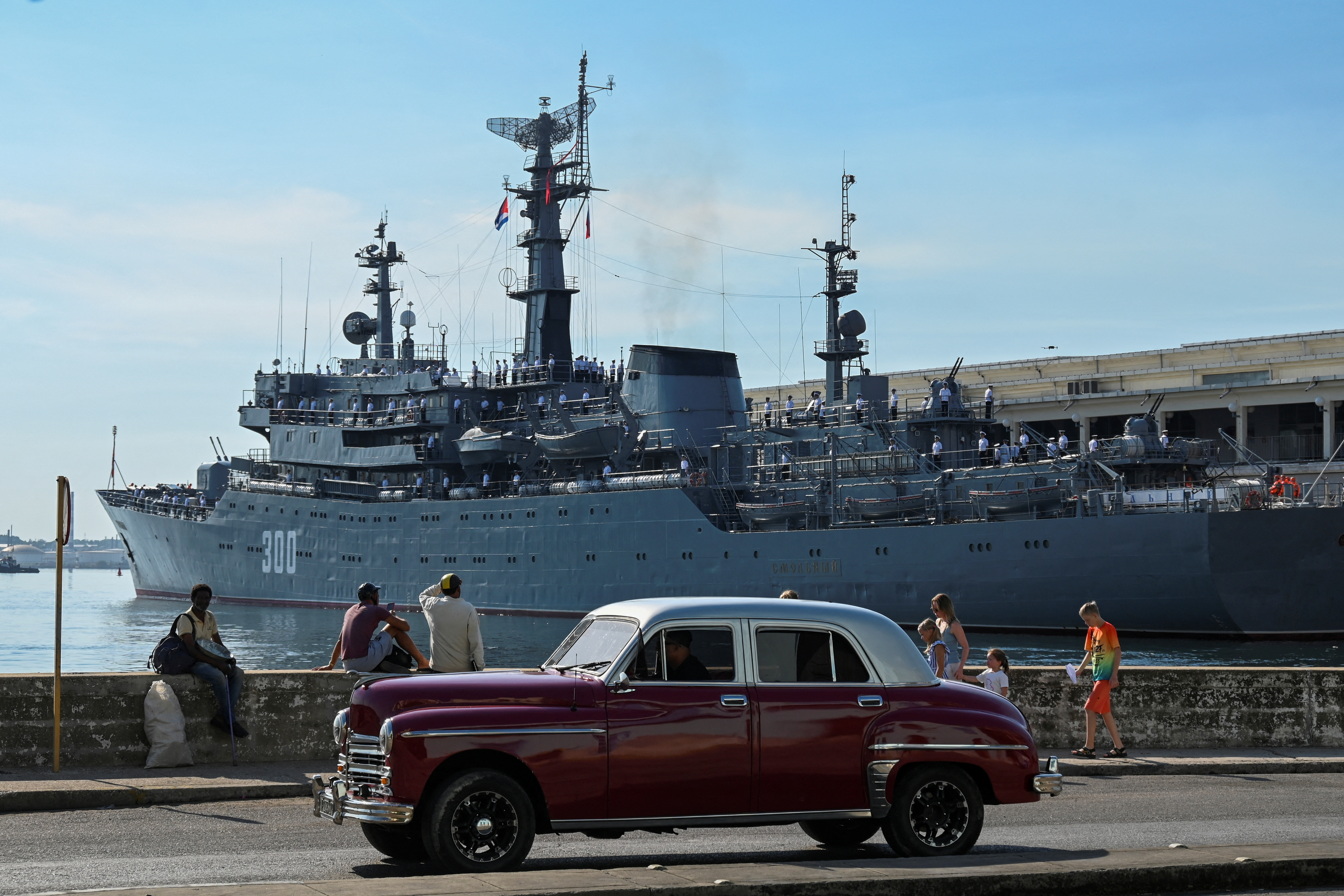 The Russian training ship of the Baltic Fleet Smolniy arrives at Havana harbor on July 27, 2024, as part of a fleet composed of the patrol vessel Neustrahimiy and the offshore oil tanker Yelnya. [YAMIL LAGE / AFP]
