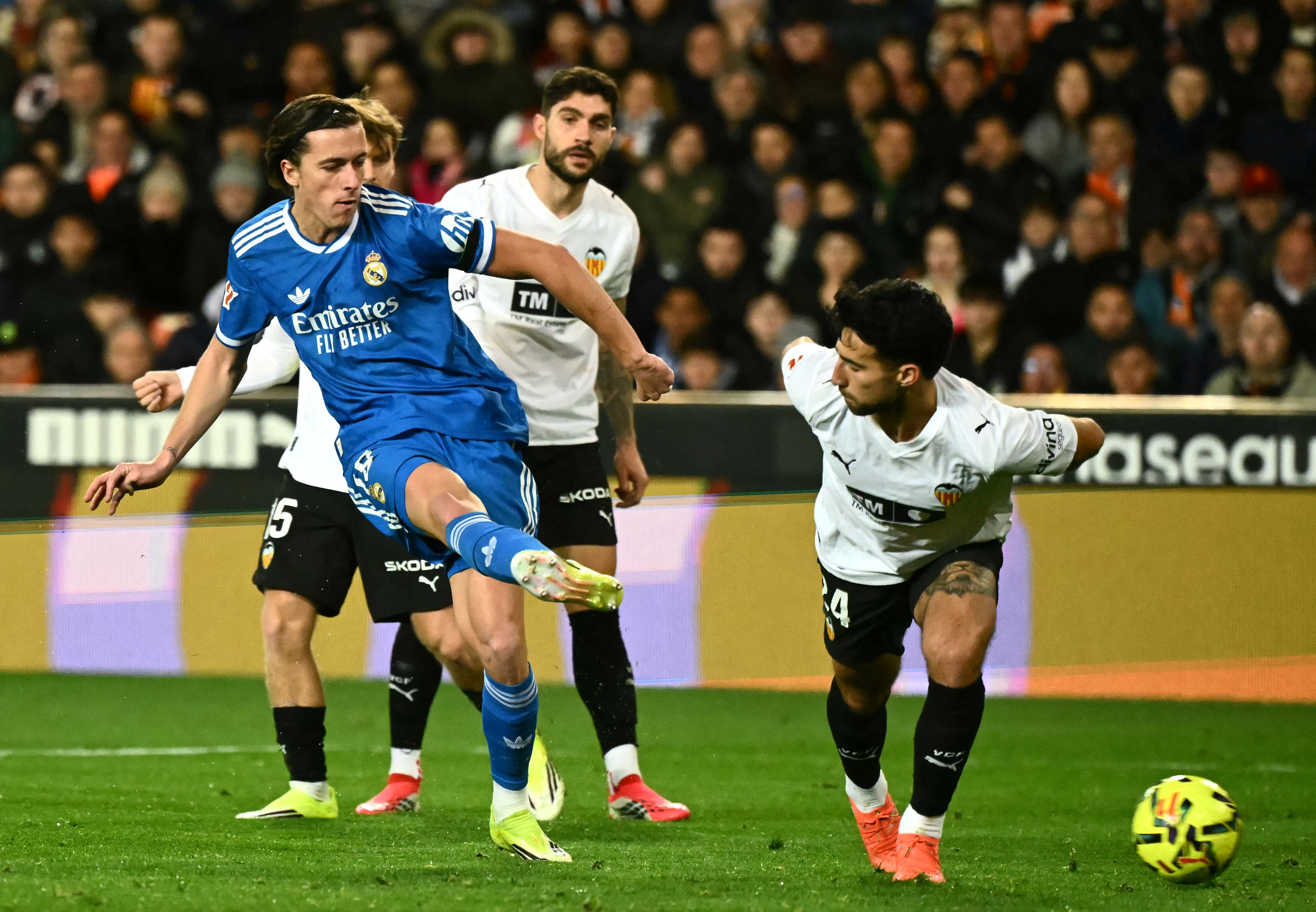 Alvaro Carreras in action.