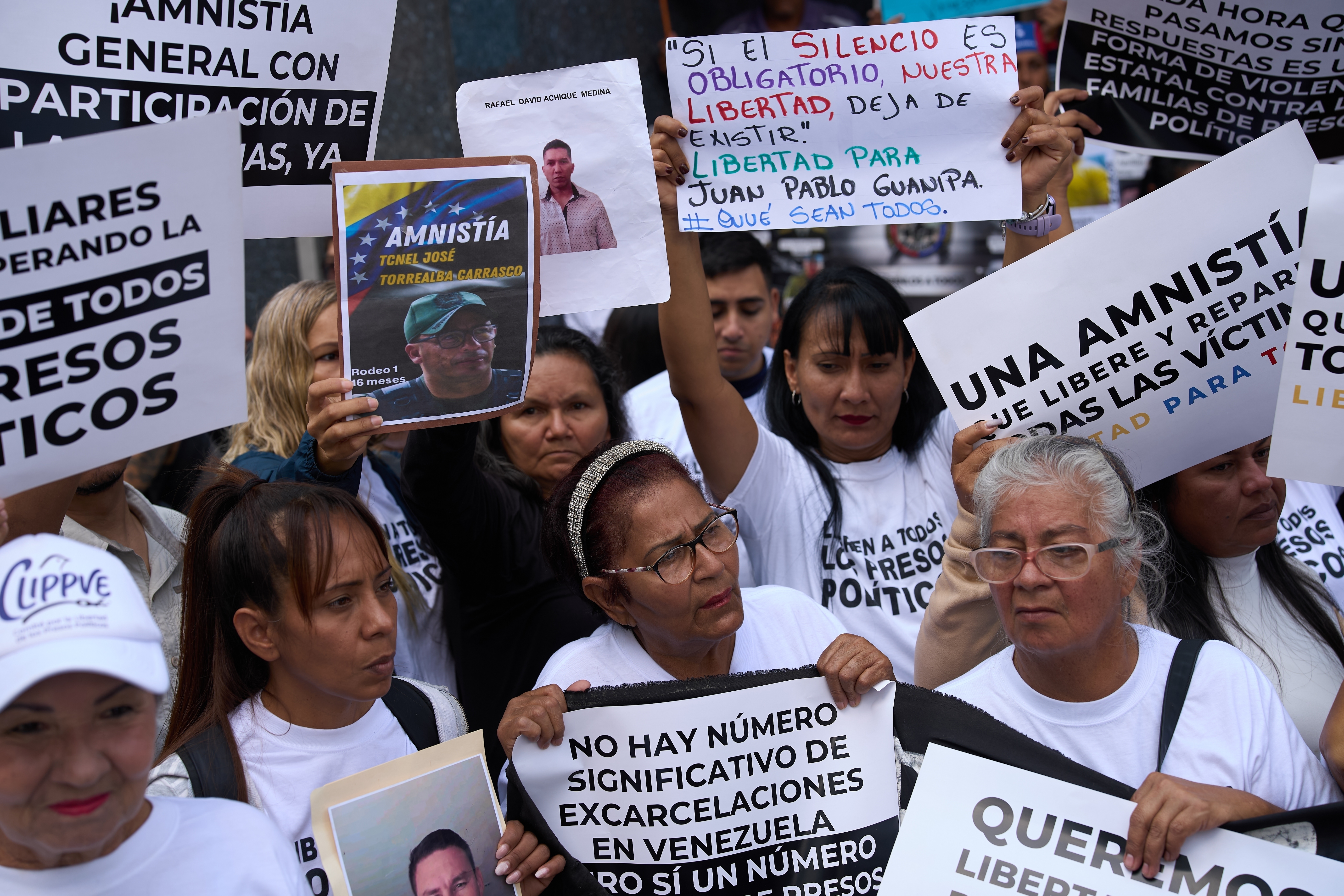 Families protest outside the National Assembly for the release of political prisoners