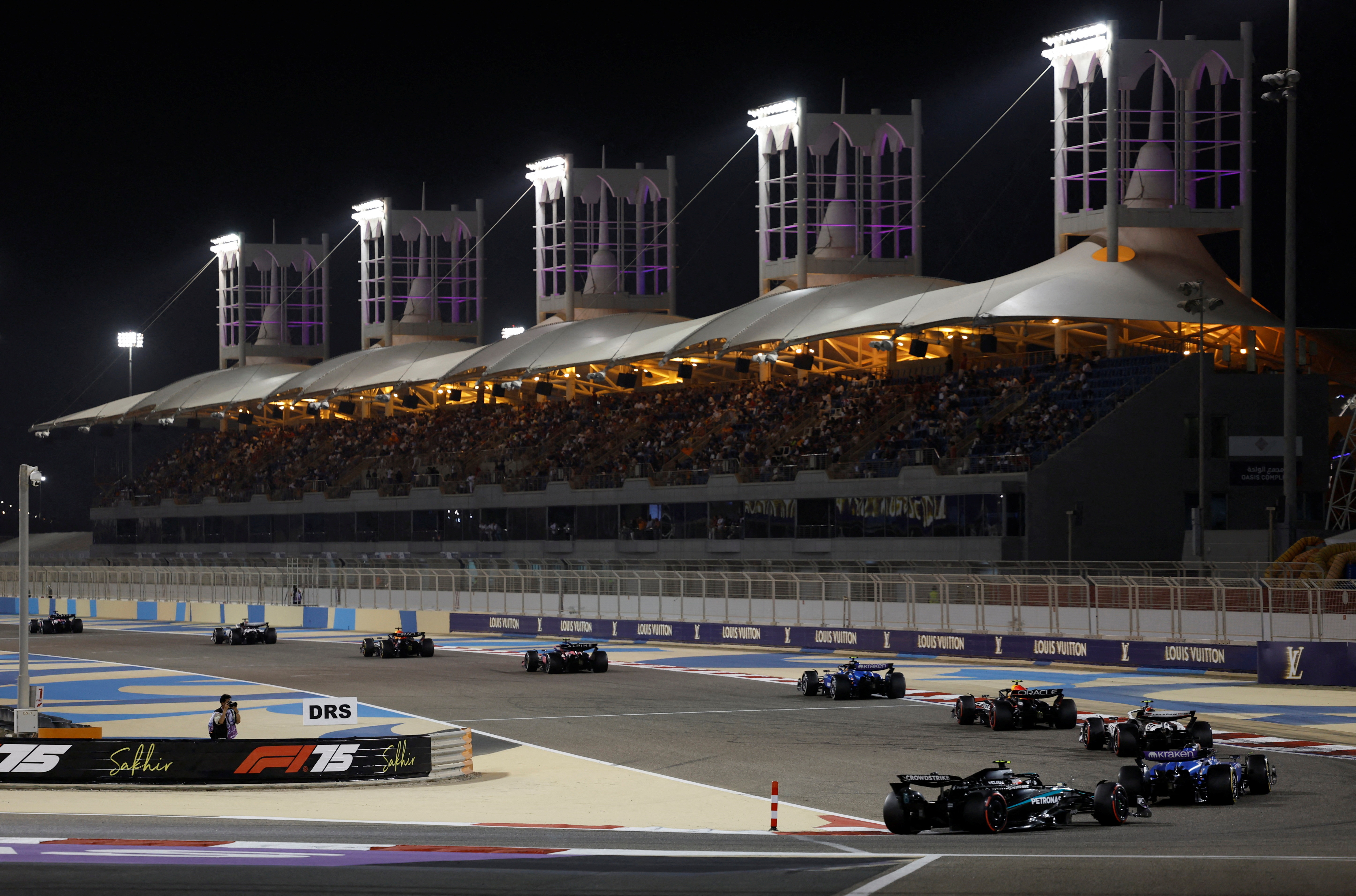 General view of the Bahrain Grand Prix race during a safety car