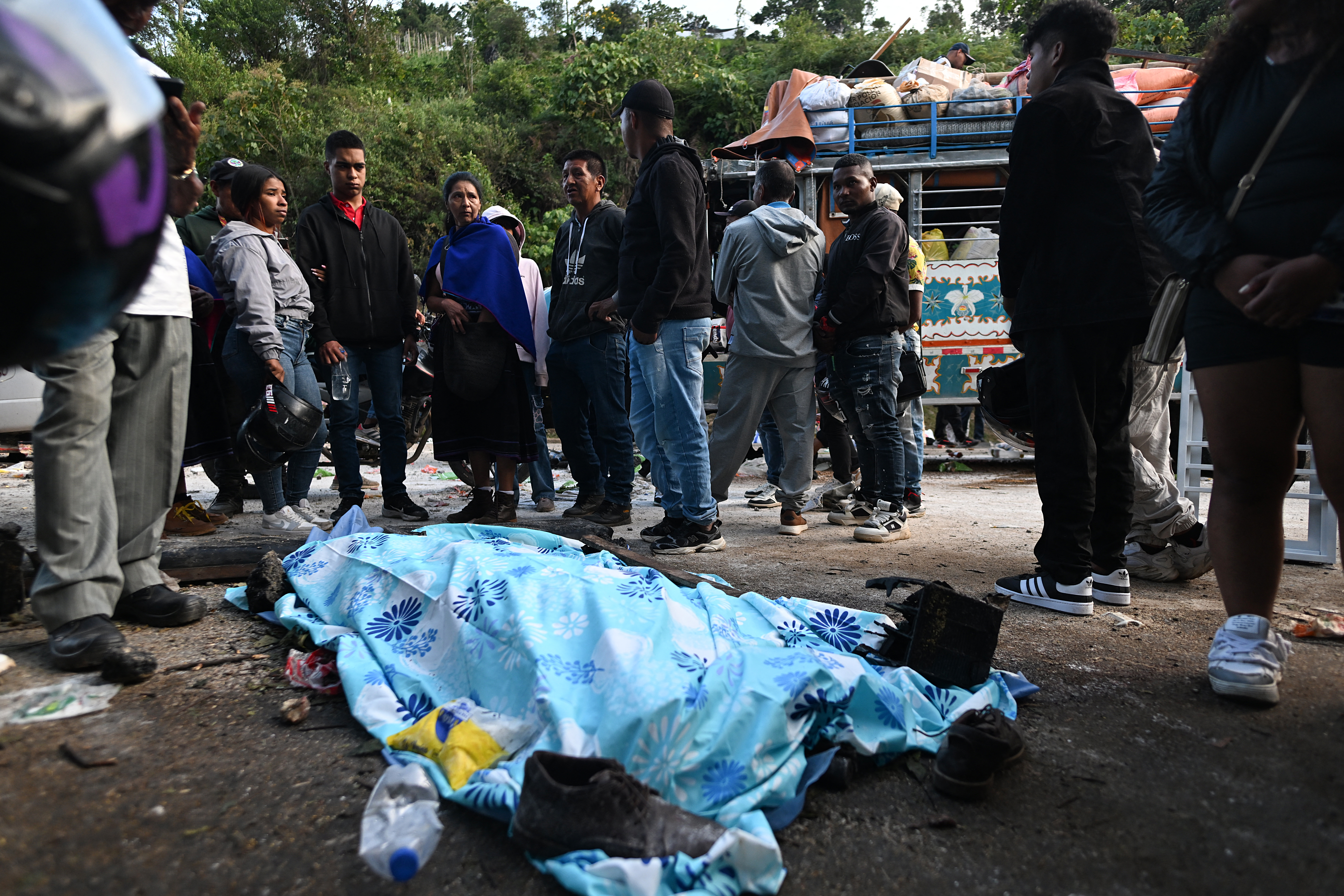 Bomb attack on Colombia highway kills 19 ahead of election