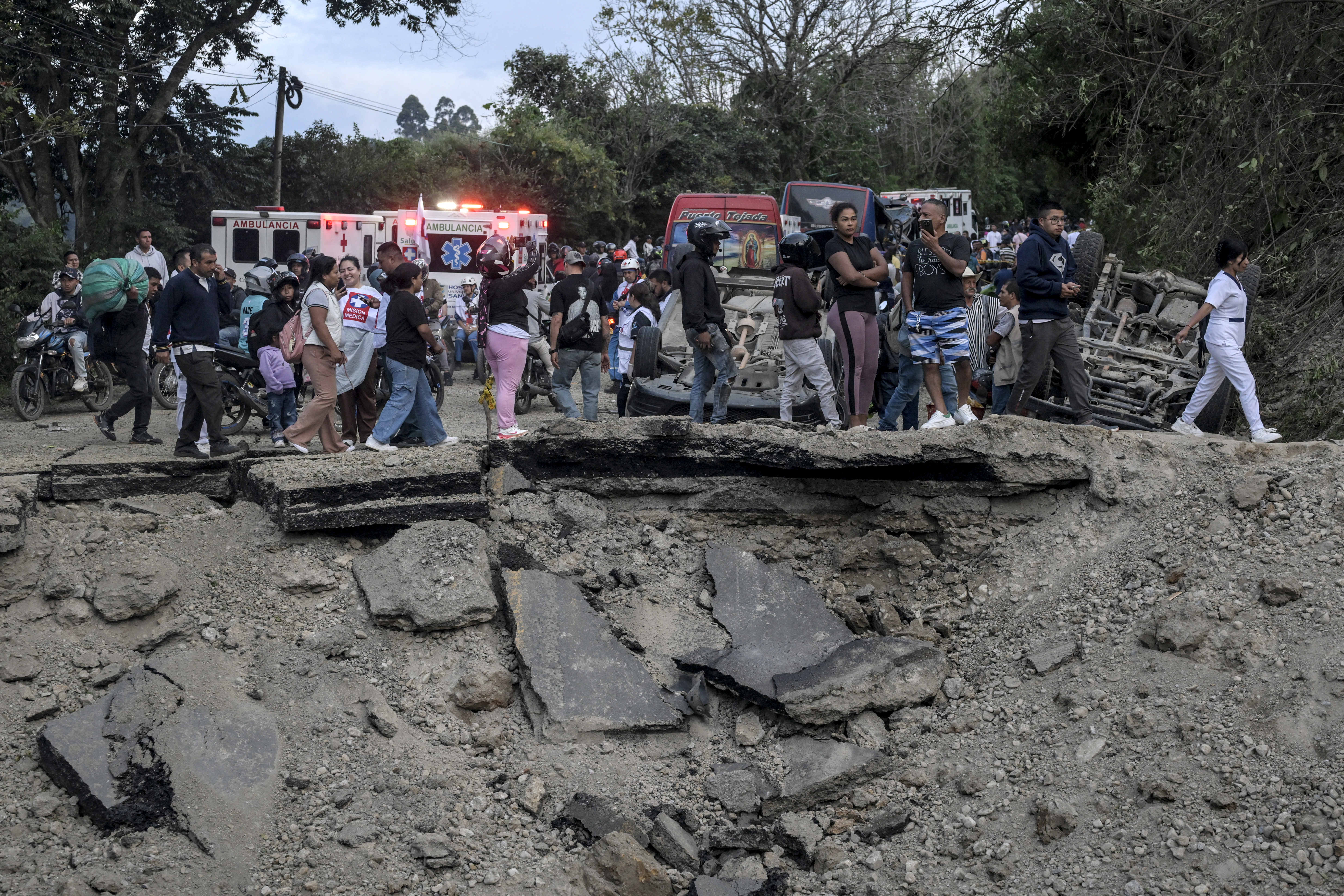 Bomb attack on Colombia highway kills 19 ahead of election