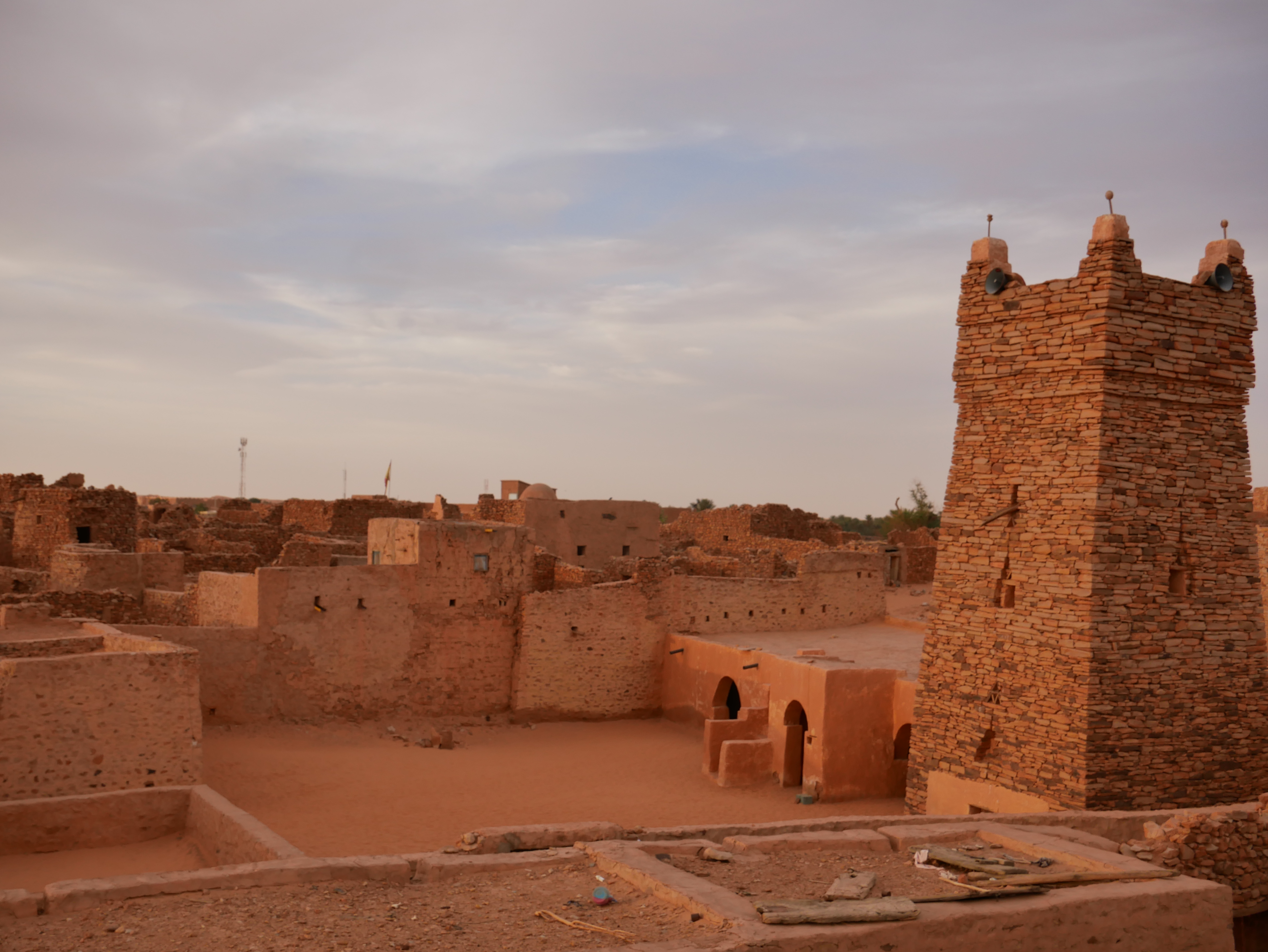 A view of the old town of Chinguetti, which follows typical Moorish structures with a mosque at the centre