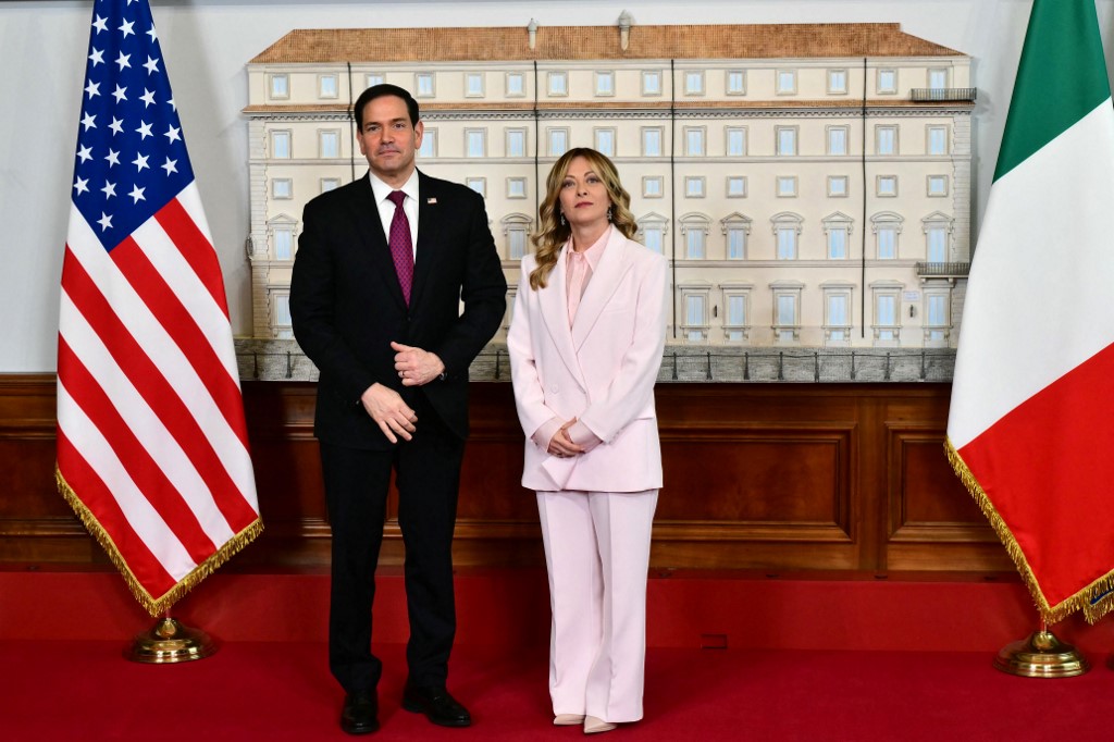 Italy's Prime Minister, Giorgia Meloni welcomes U.S. Secretary of State Marco Rubio at Palazzo Chigi in Rome on May 8, 2026. (Photo by Stefano RELLANDINI / AFP)