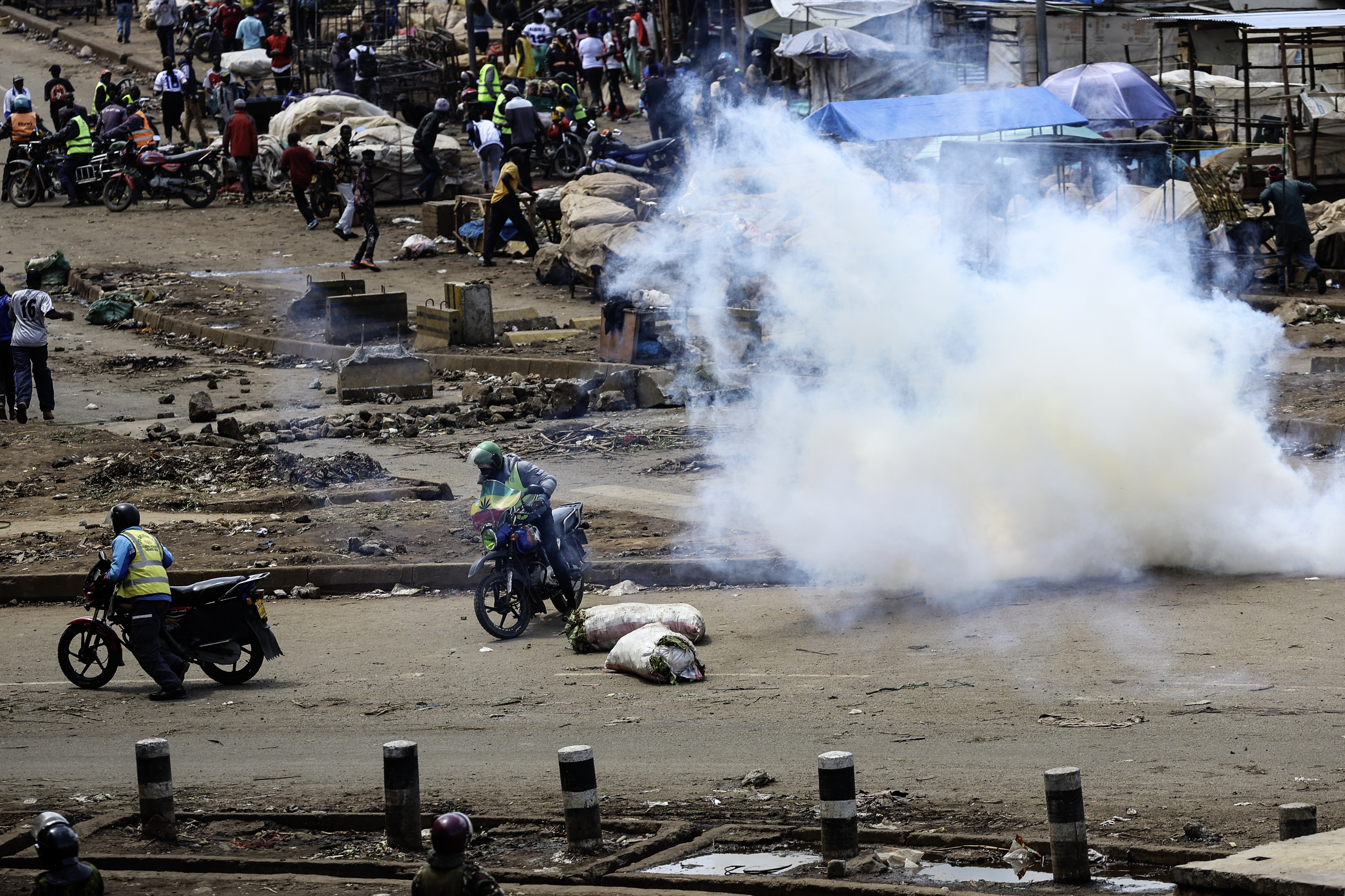 Kenya transport strike paused after deadly protests