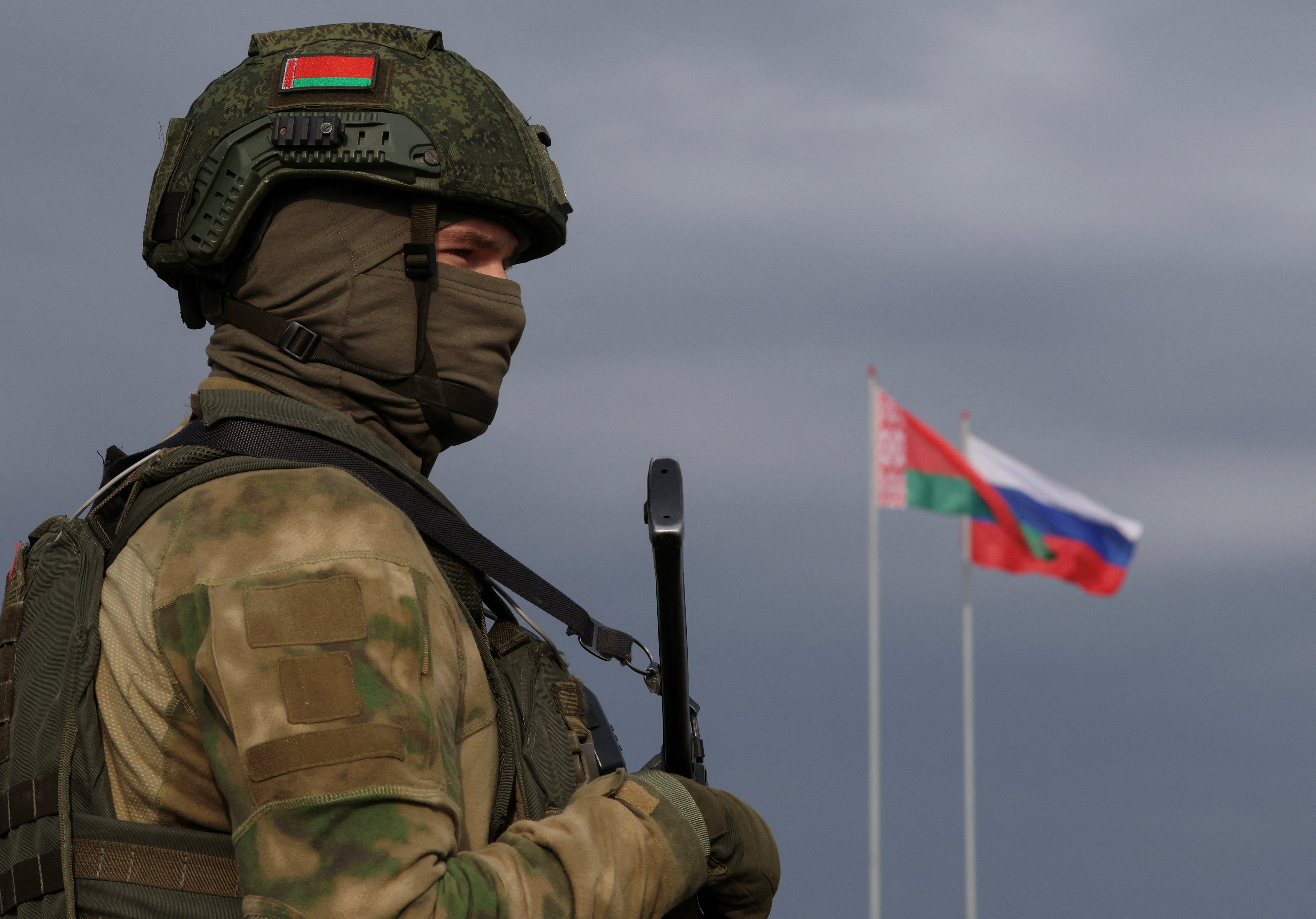 A Belarusian service member stands guard at a training ground during the joint Russia-Belarus "Zapad-2025" military drills near Borisov, Belarus September 15, 2025. REUTERS/Ramil Sitdikov