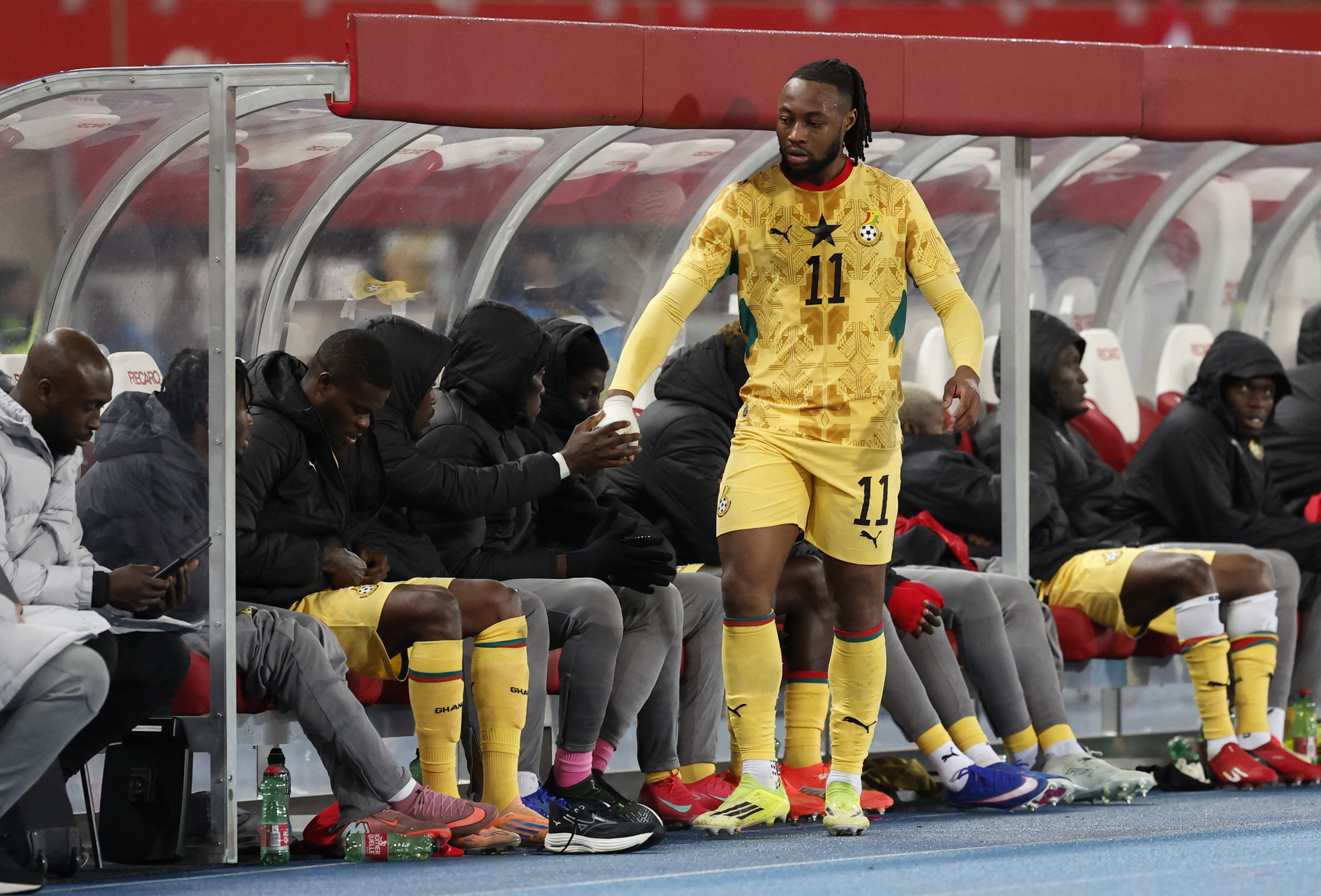 Soccer Football - International Friendly - Austria v Ghana - Ernst Happel Stadion, Vienna, Austria - March 27, 2026 Ghana's Antoine Semenyo shakes hands with teammates after being substituted REUTERS/Lisa Leutner