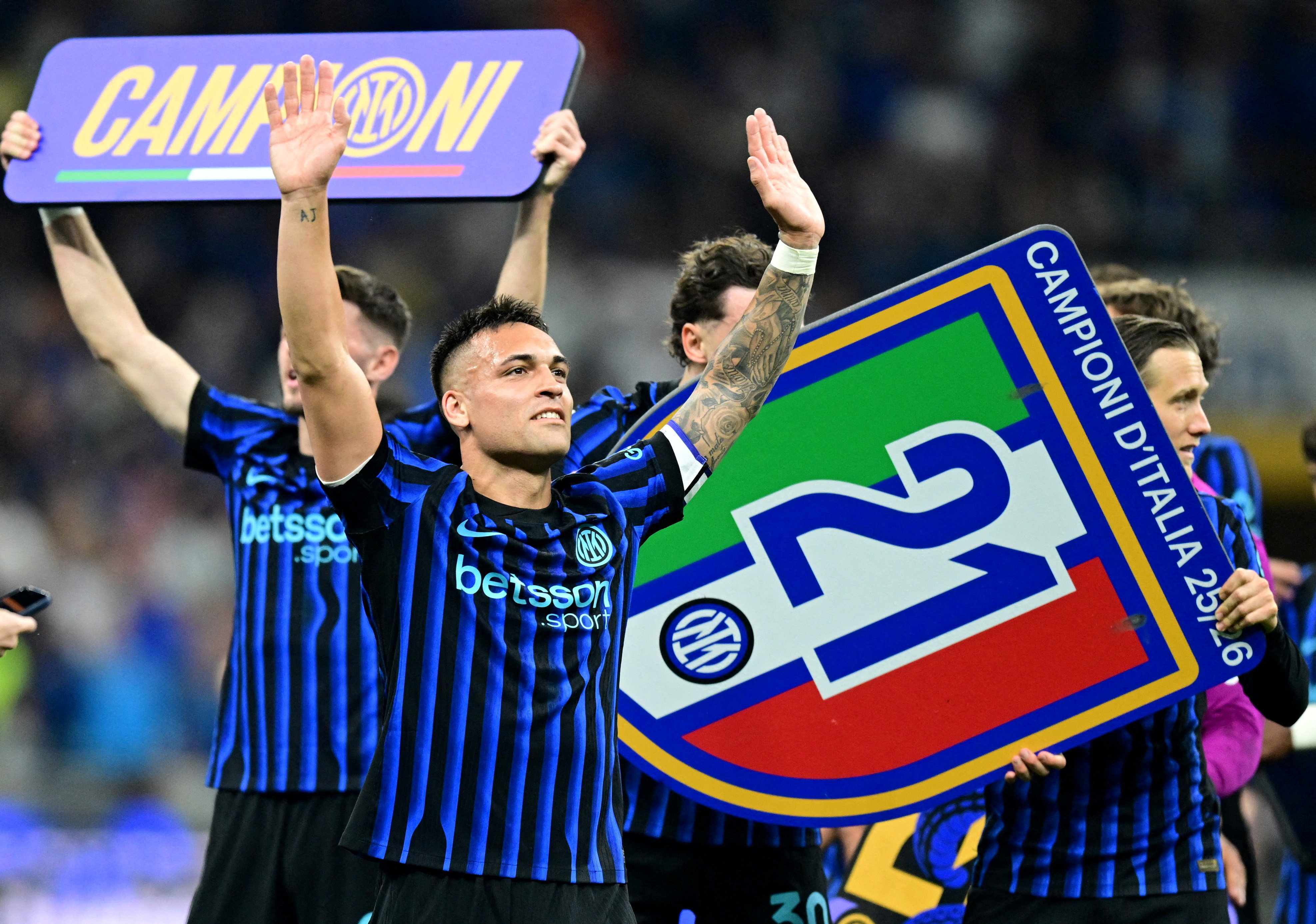 Soccer Football - Serie A - Inter Milan v Parma - San Siro, Milan, Italy - May 3, 2026 Inter Milan's Lautaro Martinez celebrates after winning Serie A REUTERS/Daniele Mascolo TPX IMAGES OF THE DAY