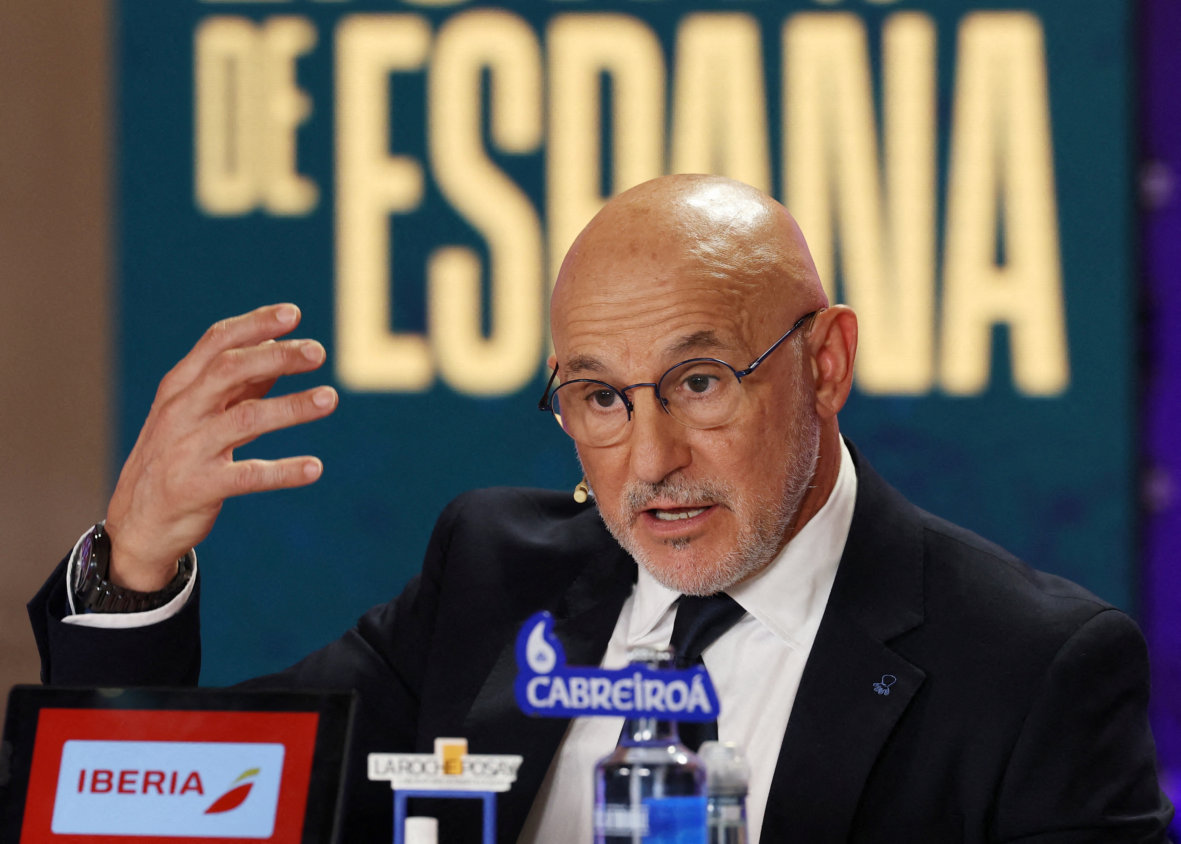 Spain coach Luis de la Fuente speaks to the press.