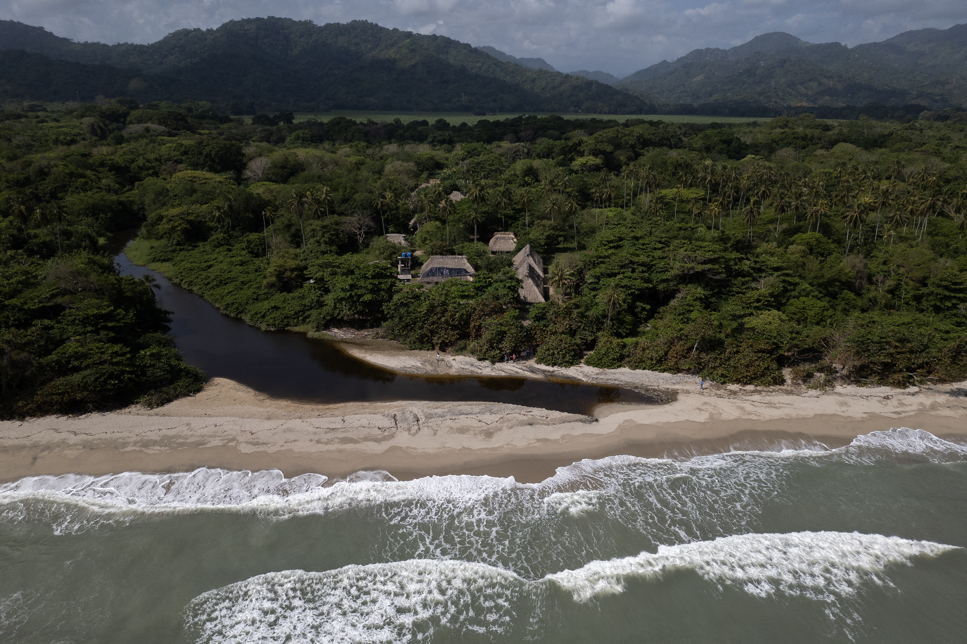 Colombia tourist jewel plagued by violence