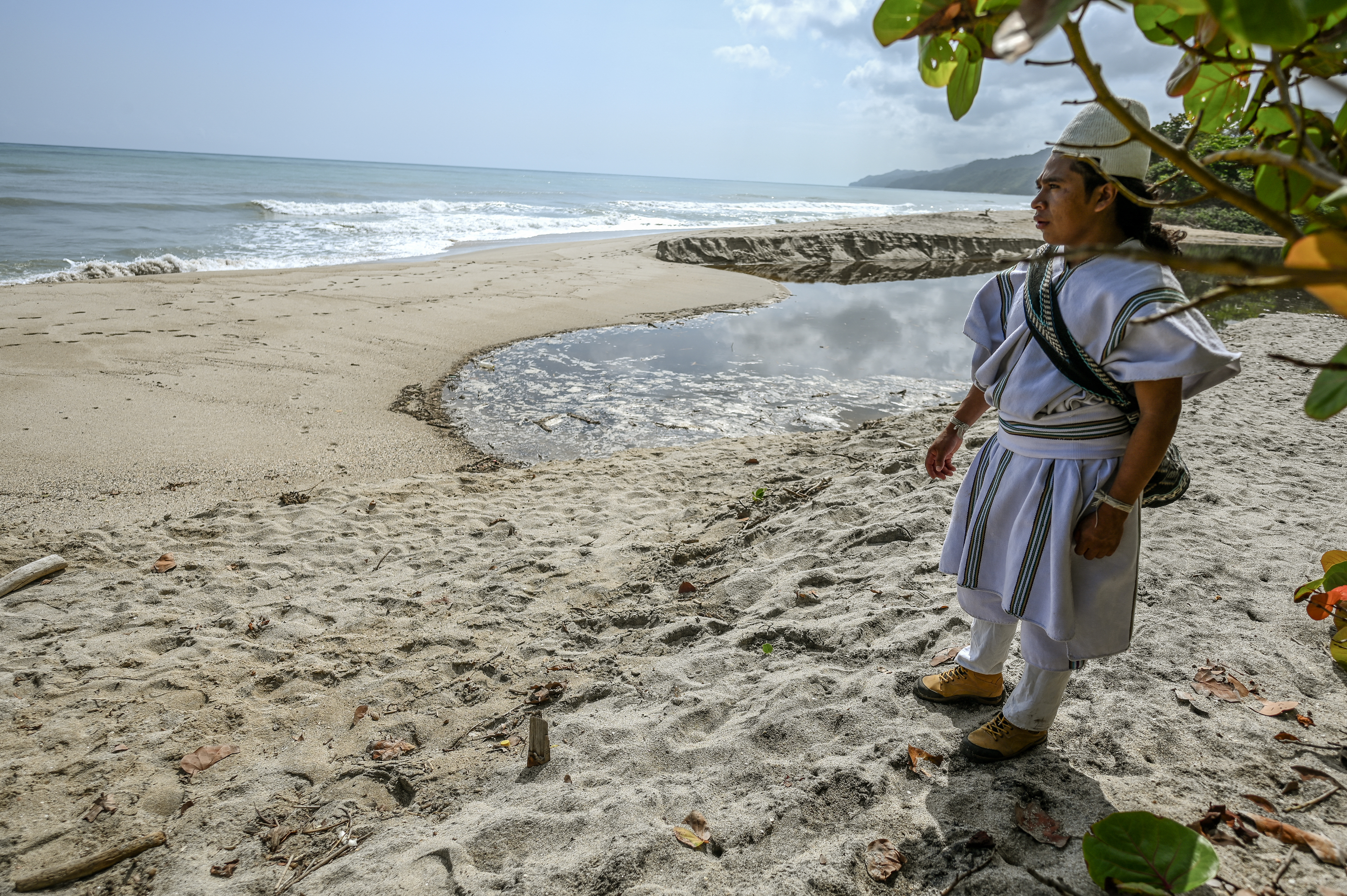 Colombia tourist jewel plagued by violence