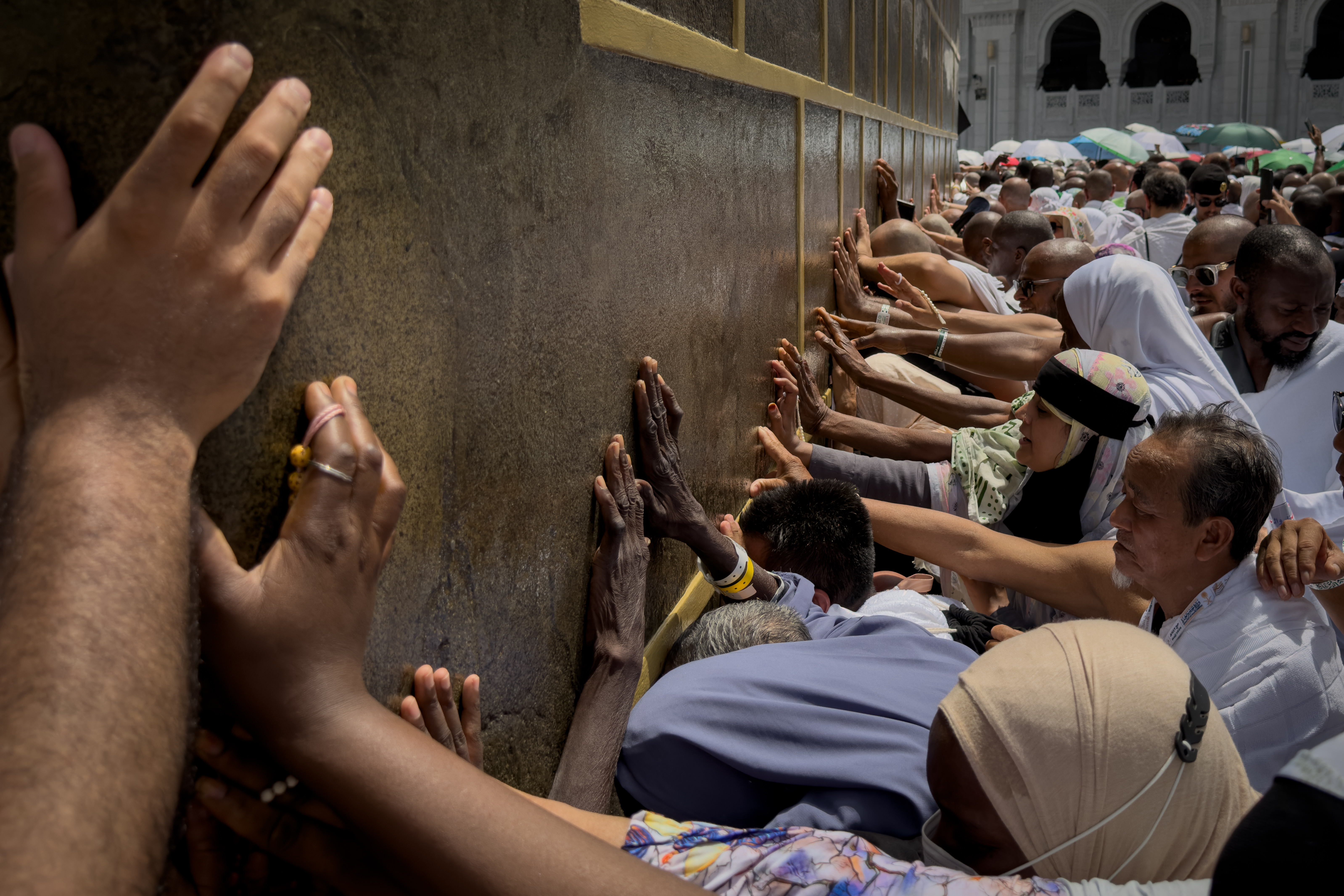 Over 1.5 million pilgrims begin Hajj amid regional tensions