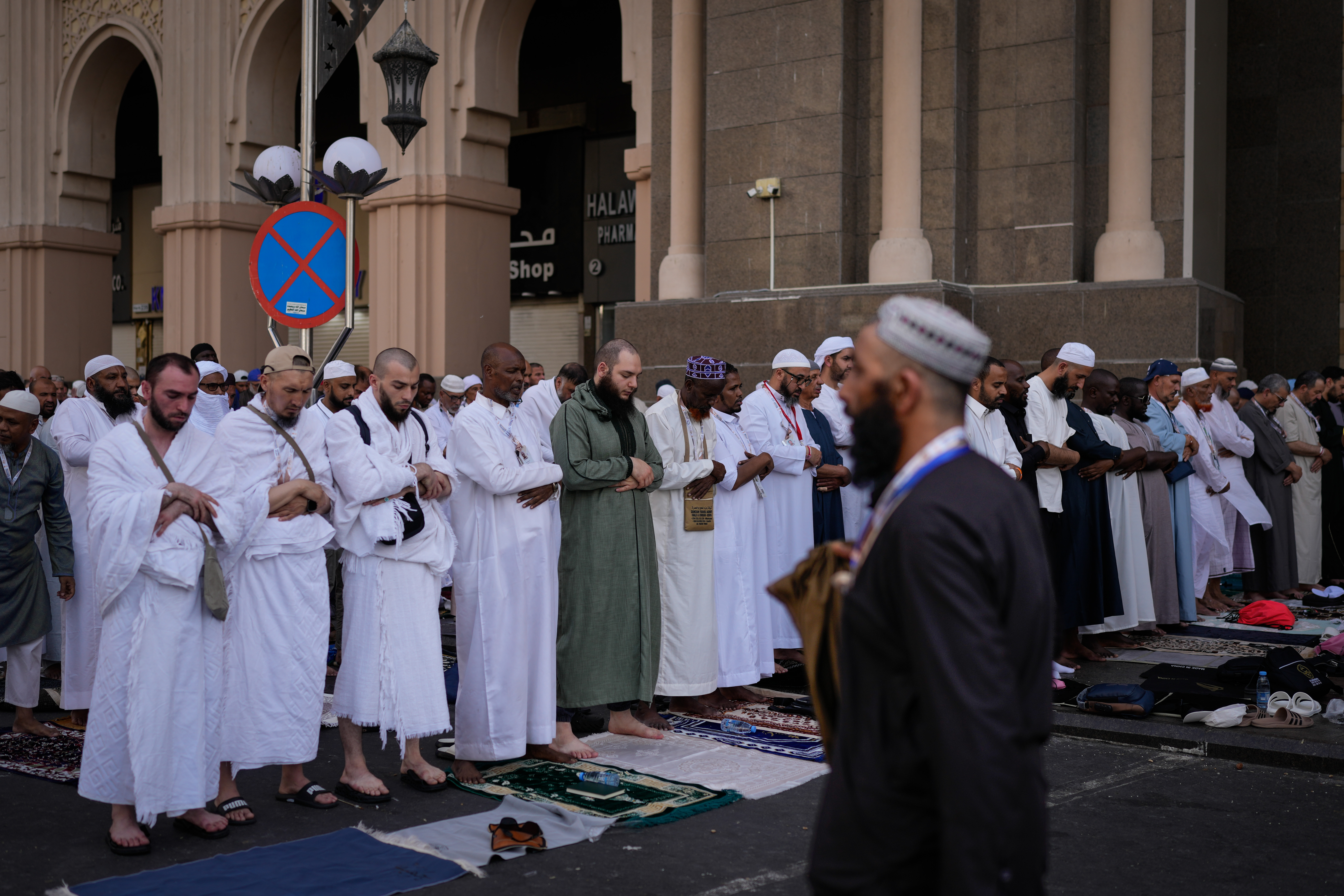 Over 1.5 million pilgrims begin Hajj amid regional tensions