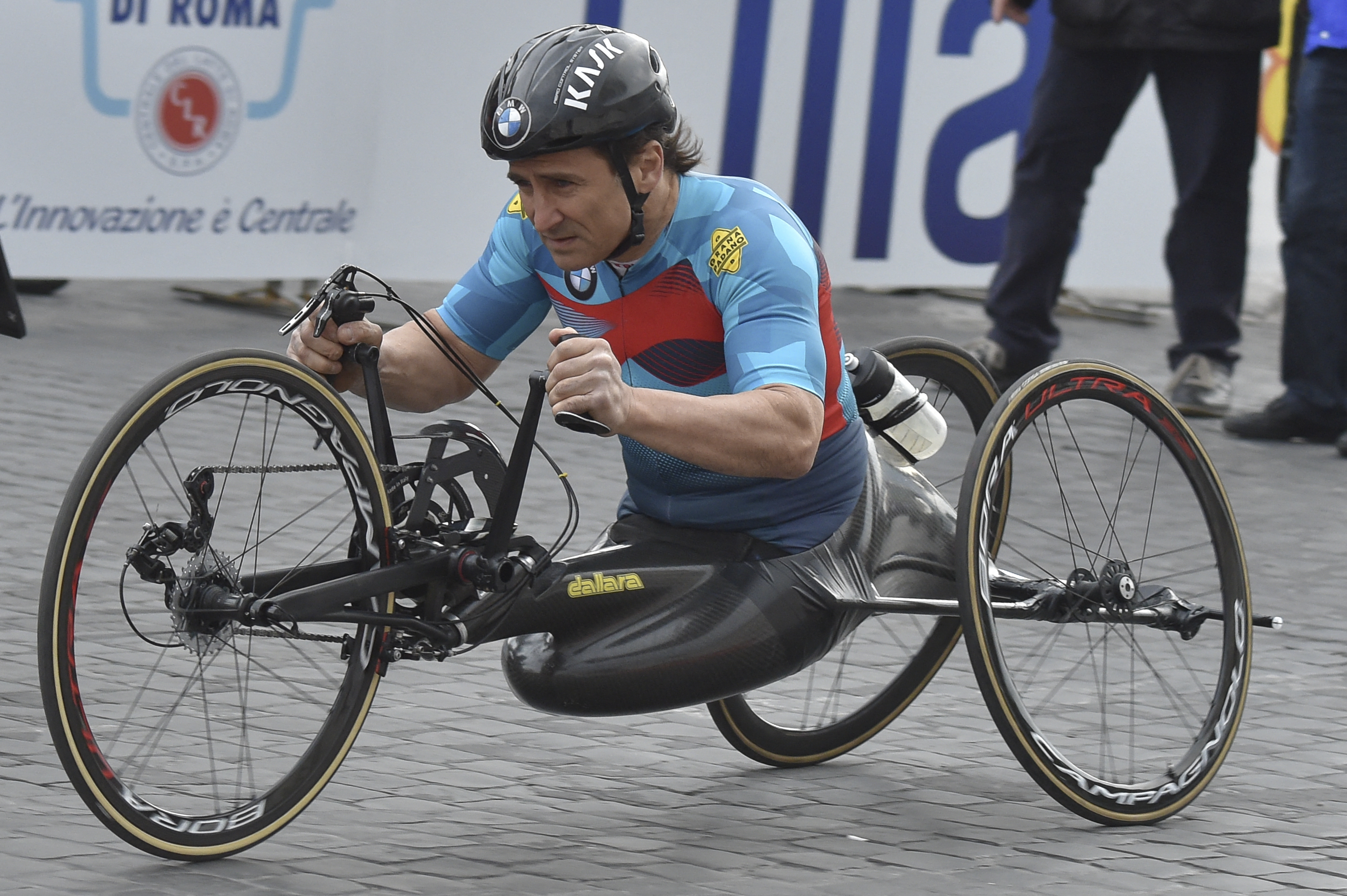 (FILES) Former racing driver and paracyclist, Italian Alex Zanardi takes part in the 23rd Marathon of Rome on April 2, 2017.