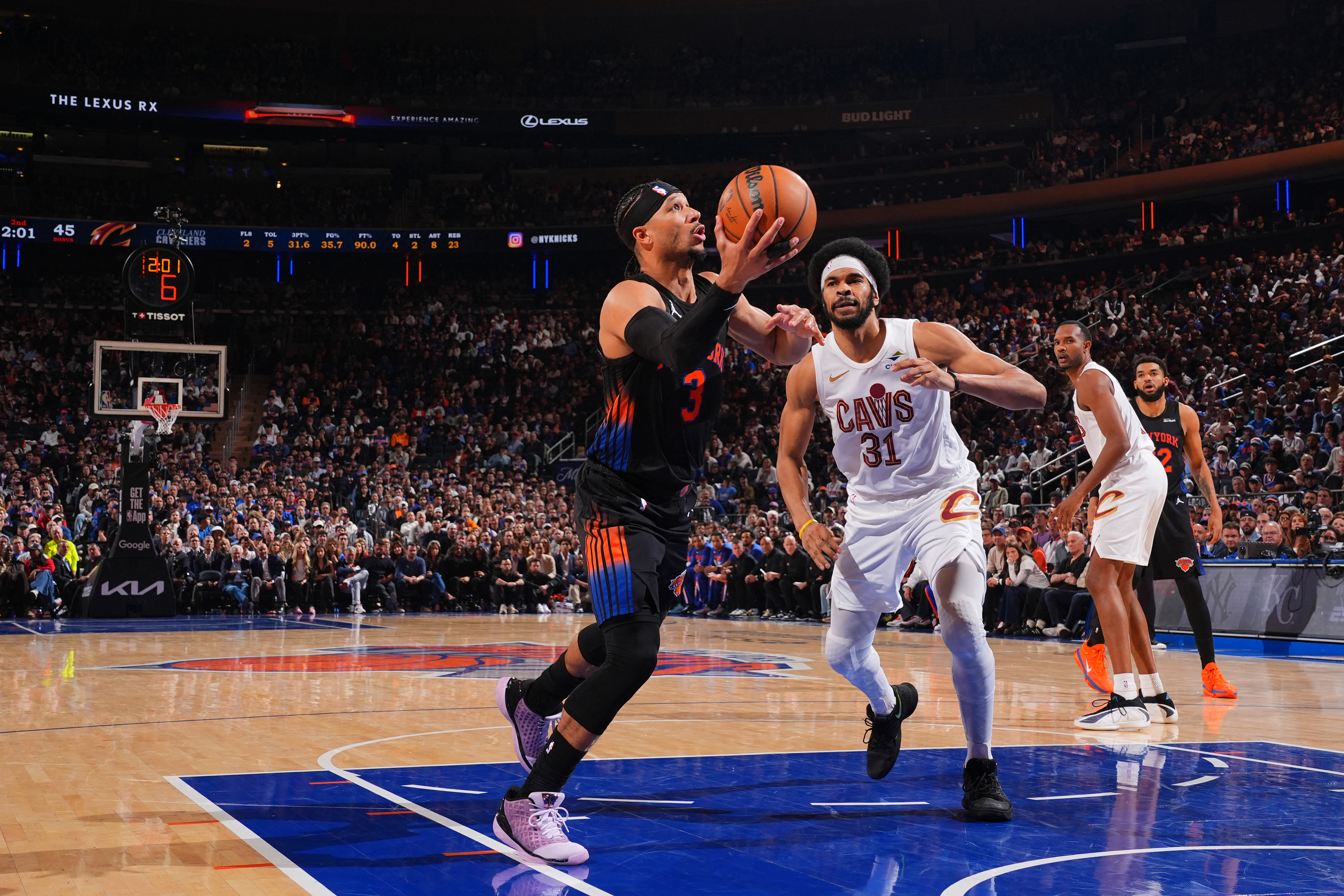 Josh Hart #3 of the New York Knicks drives to the basket during the game.