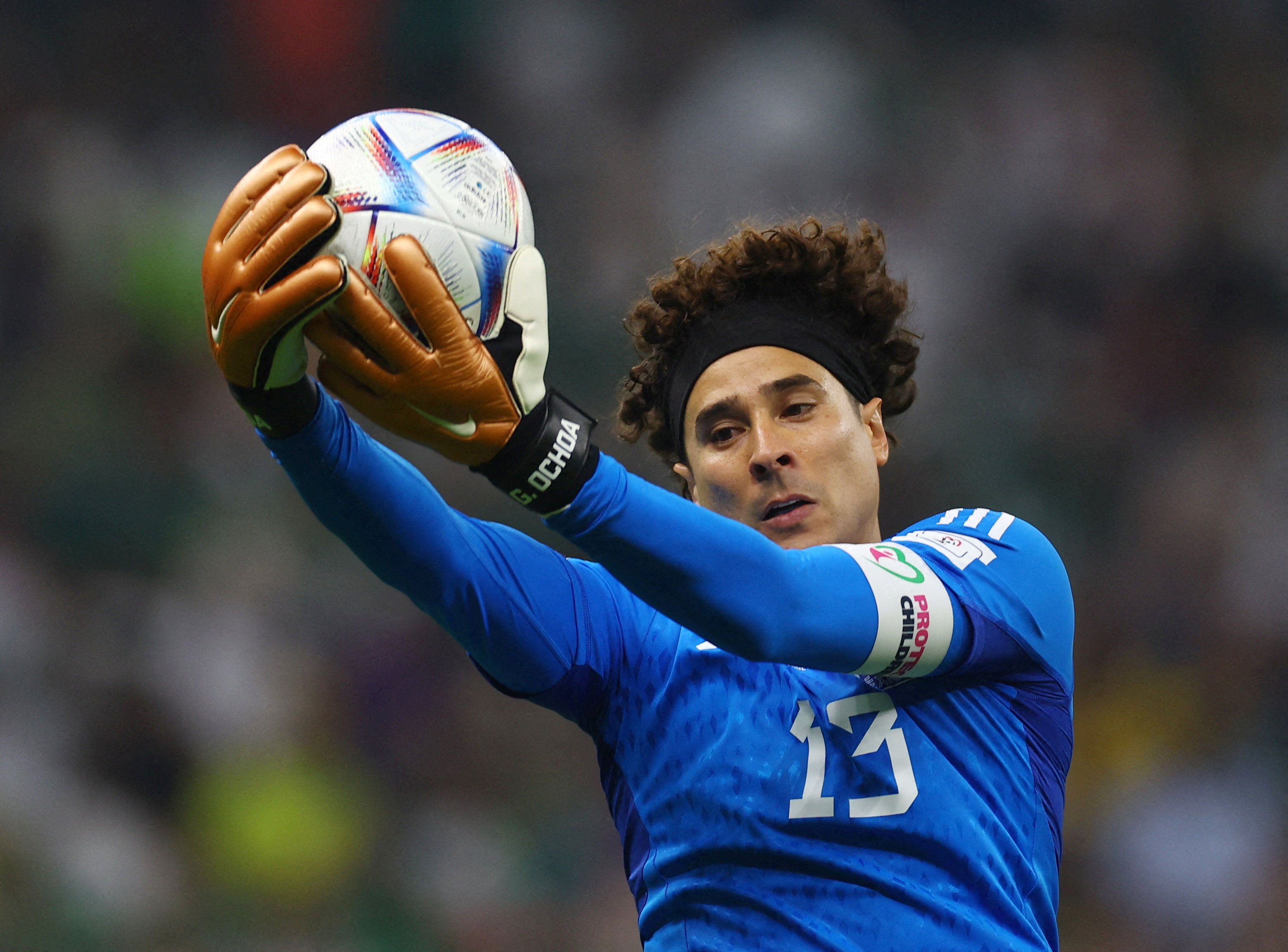 FILE PHOTO: Soccer Football - FIFA World Cup Qatar 2022 - Group C - Saudi Arabia v Mexico - Lusail Stadium, Lusail, Qatar - November 30, 2022 Mexico's Guillermo Ochoa in action REUTERS/Kai Pfaffenbach/File Photo