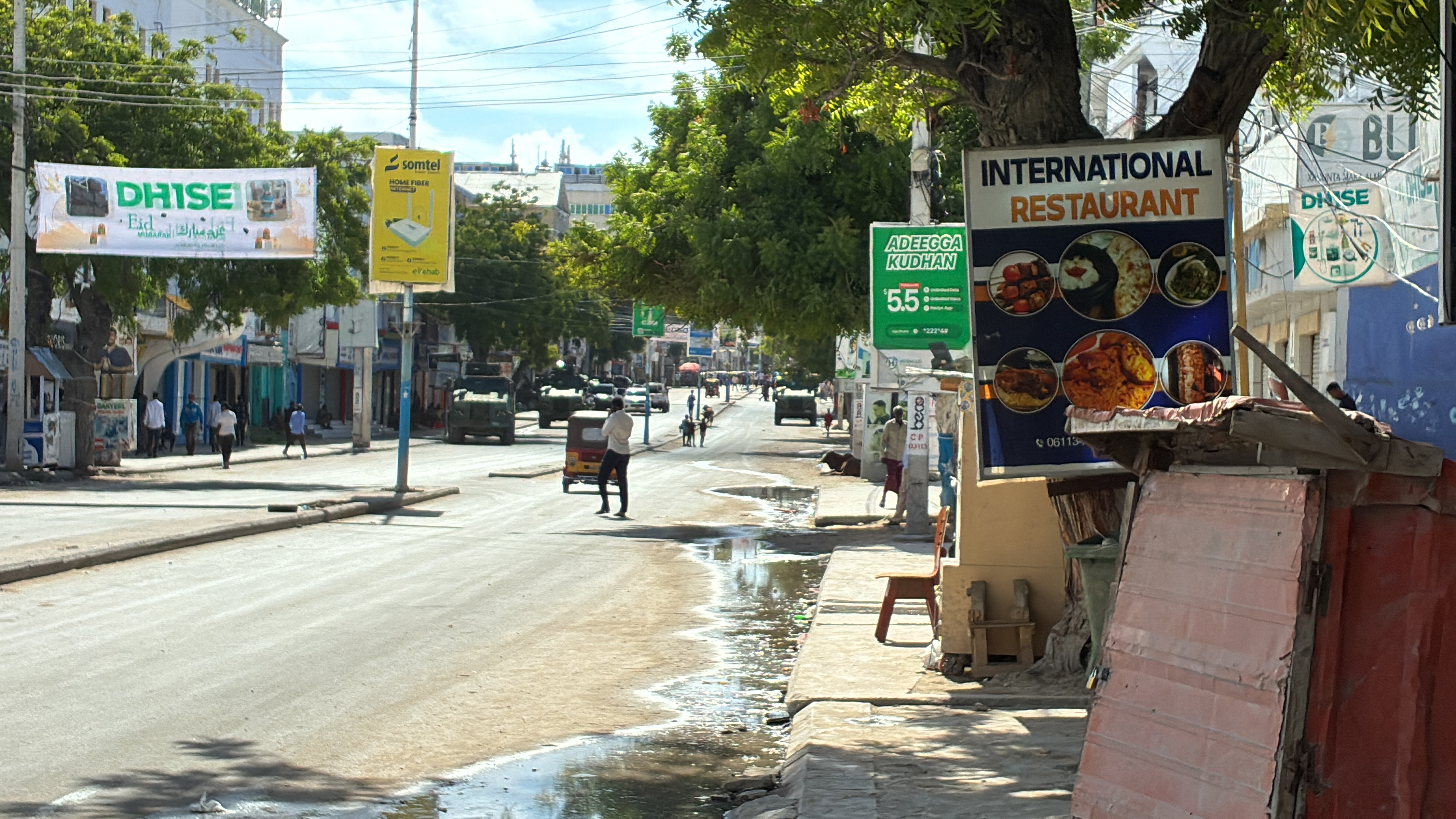 Maka al-Mukarama Road, Mogadishu’s main thoroughfare, is usually a bustling commercial hub, but recently, it has been largely empty, with the exception of military vehicles