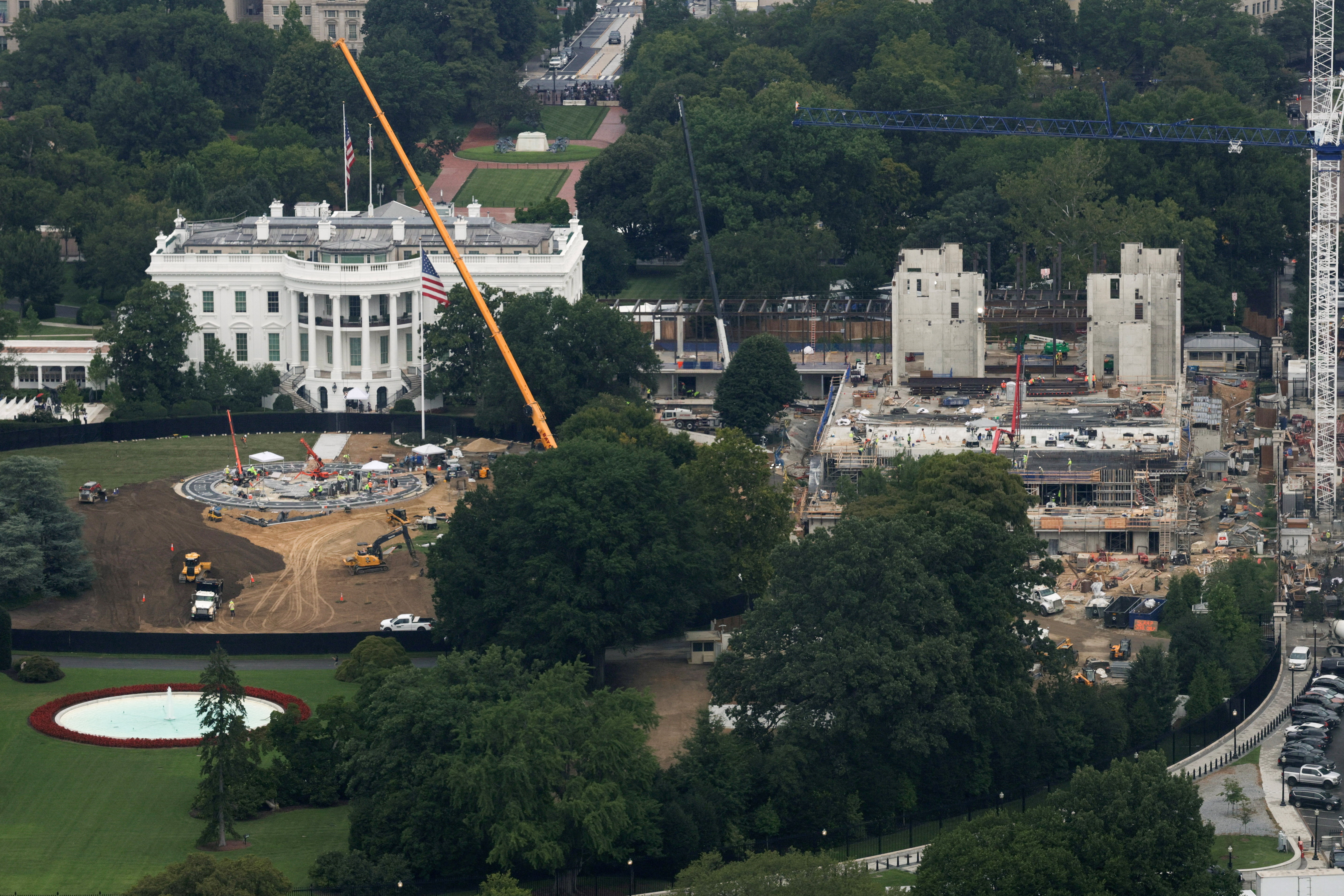 The helipad and ballroom under construction at the White House in Washington, D.C., U.S., August 20, 2026. REUTERS/Evan Vucci
