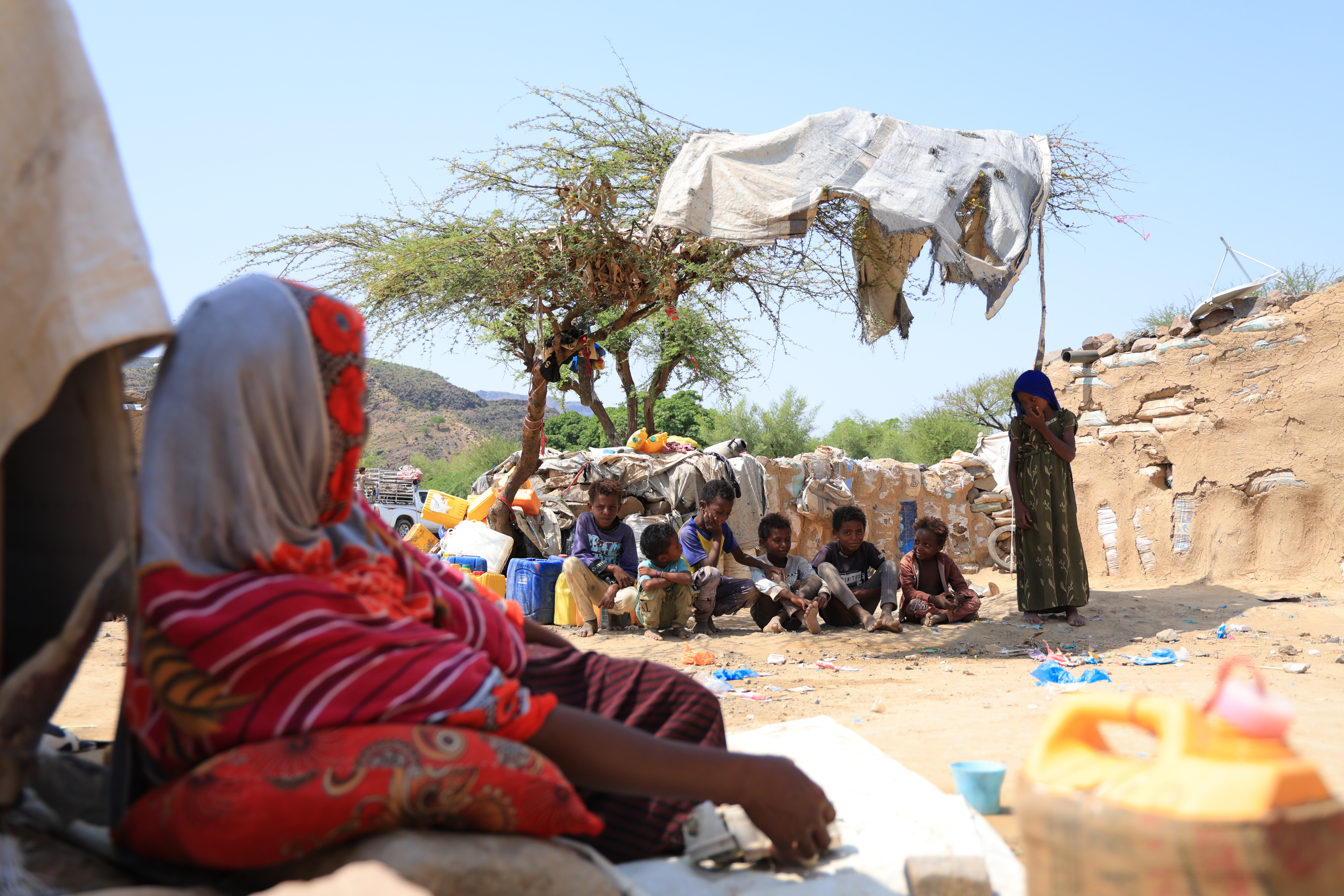 Aman and hundreds of displaced families are trying to set up new shelters, but they have received no support from humanitarian oranisations [Khalid Al-Banna/Al