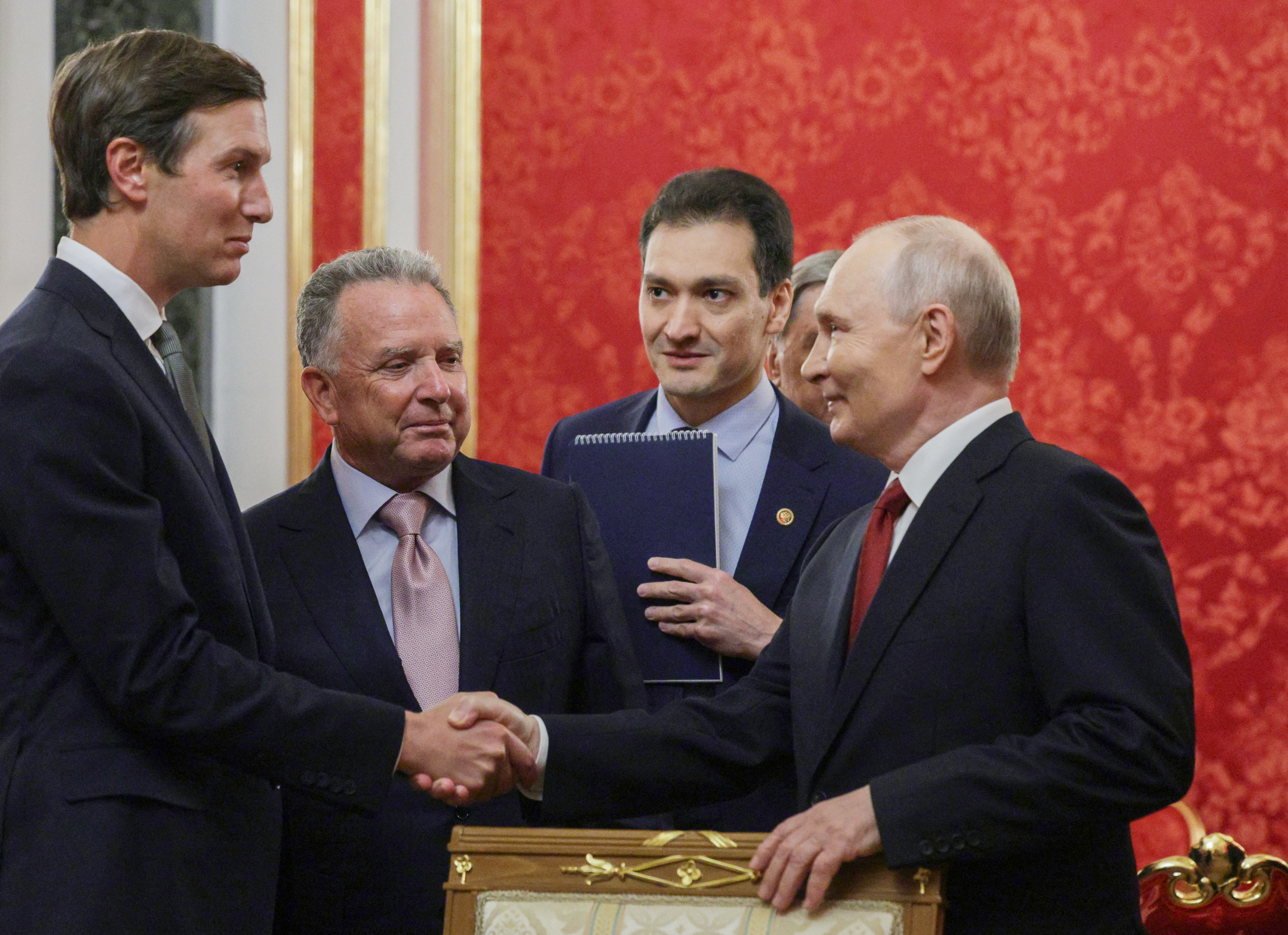 In this pool photograph distributed by the Russian state agency Sputnik, Russia's President Vladimir Putin (R) welcomes US special envoy Steve Witkoff (2nd L) and US President Donald Trump's son-in-law Jared Kushner (L) prior to their talks in Moscow on September 5, 2026. (Photo by Gavriil GRIGOROV / POOL / AFP) / *** EDITOR'S NOTE: THIS IMAGE IS DISTRIBUTED BY THE RUSSIAN STATE OWNED AGENCY SPUTNIK ***