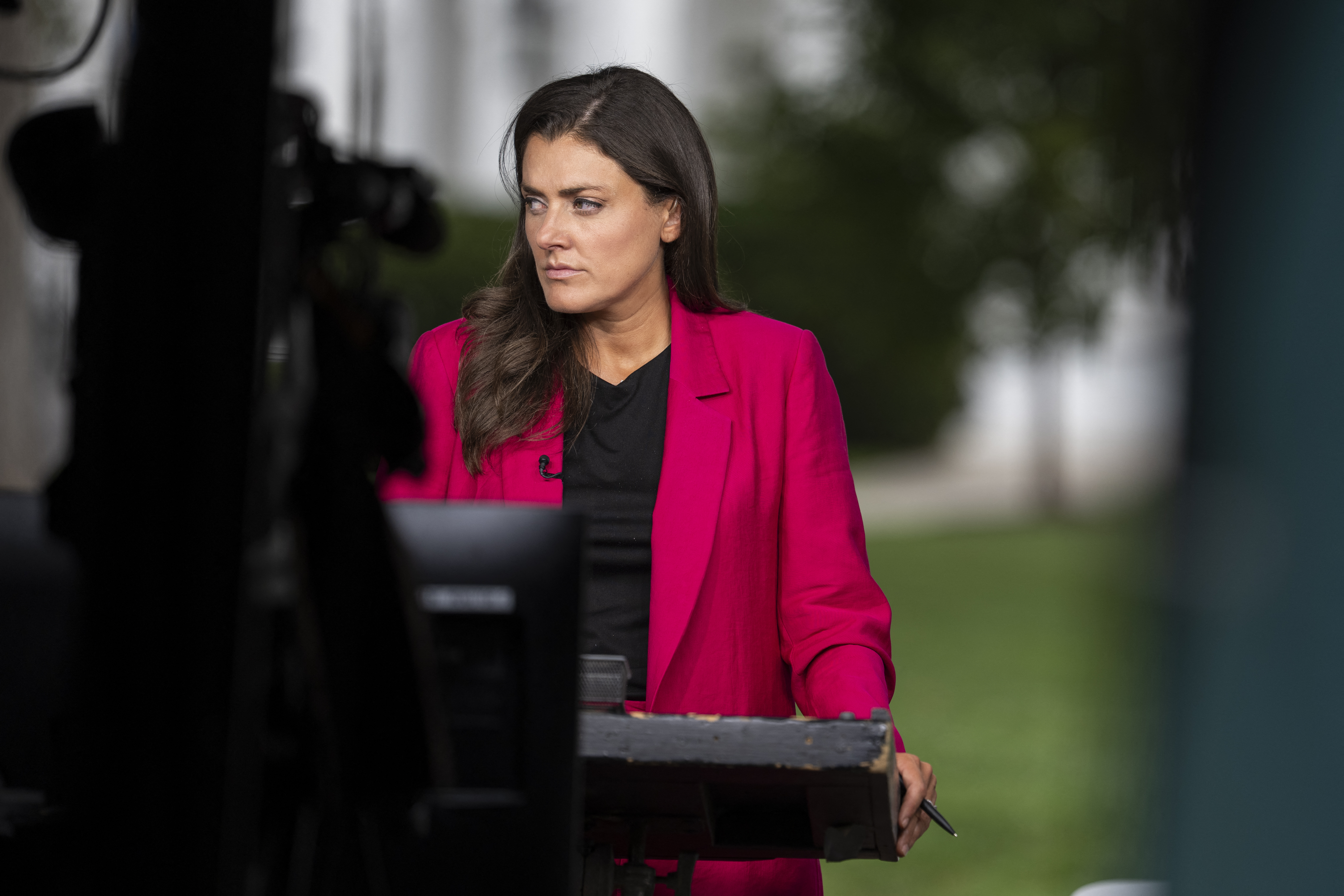 WASHINGTON, DC - SEPTEMBER 18: Reporter Kristen Holmes of CNN prepares to speak from the area known as 'pebble beach' on the north side of the White House on September 18, 2026 in Washington, DC. President Donald Trump announced via TruthSocial that he would be banning CNN, MSNOW and Politico from the White House. Daniel Heuer/Getty Images/AFP (Photo by Daniel Heuer / GETTY IMAGES NORTH AMERICA / Getty Images via AFP)